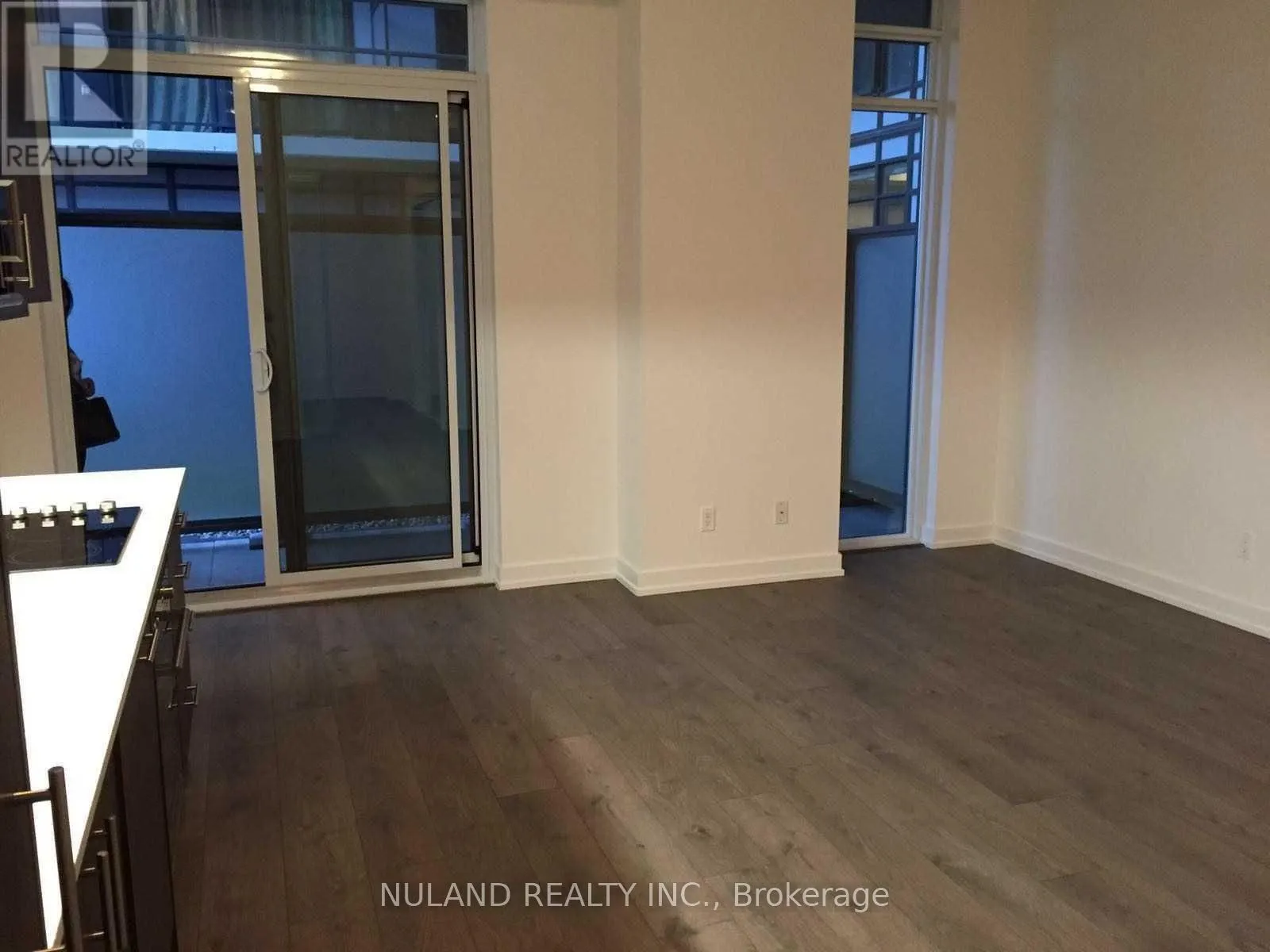 297 College Street, #521