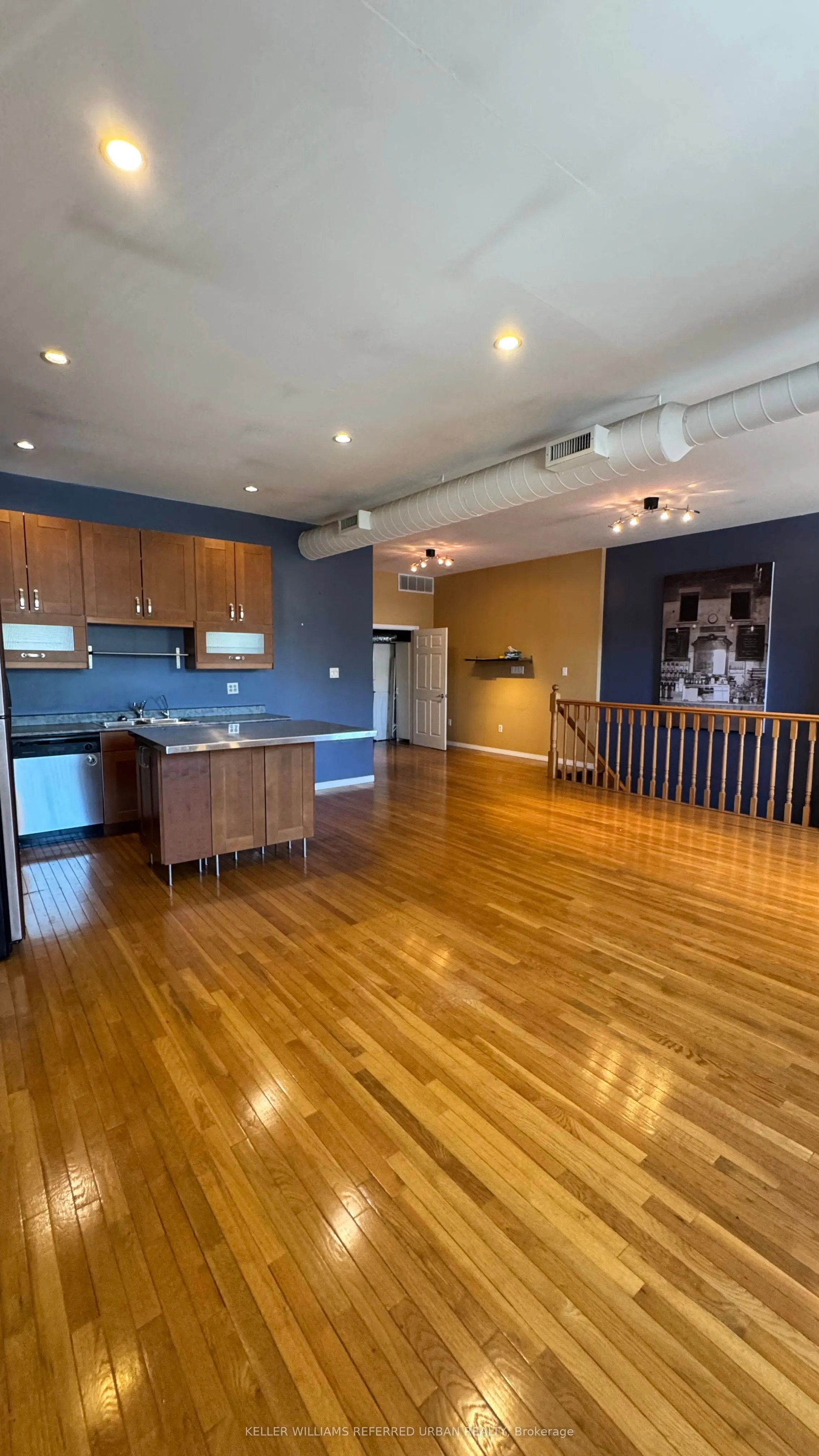 2021 Avenue Road, #upper level