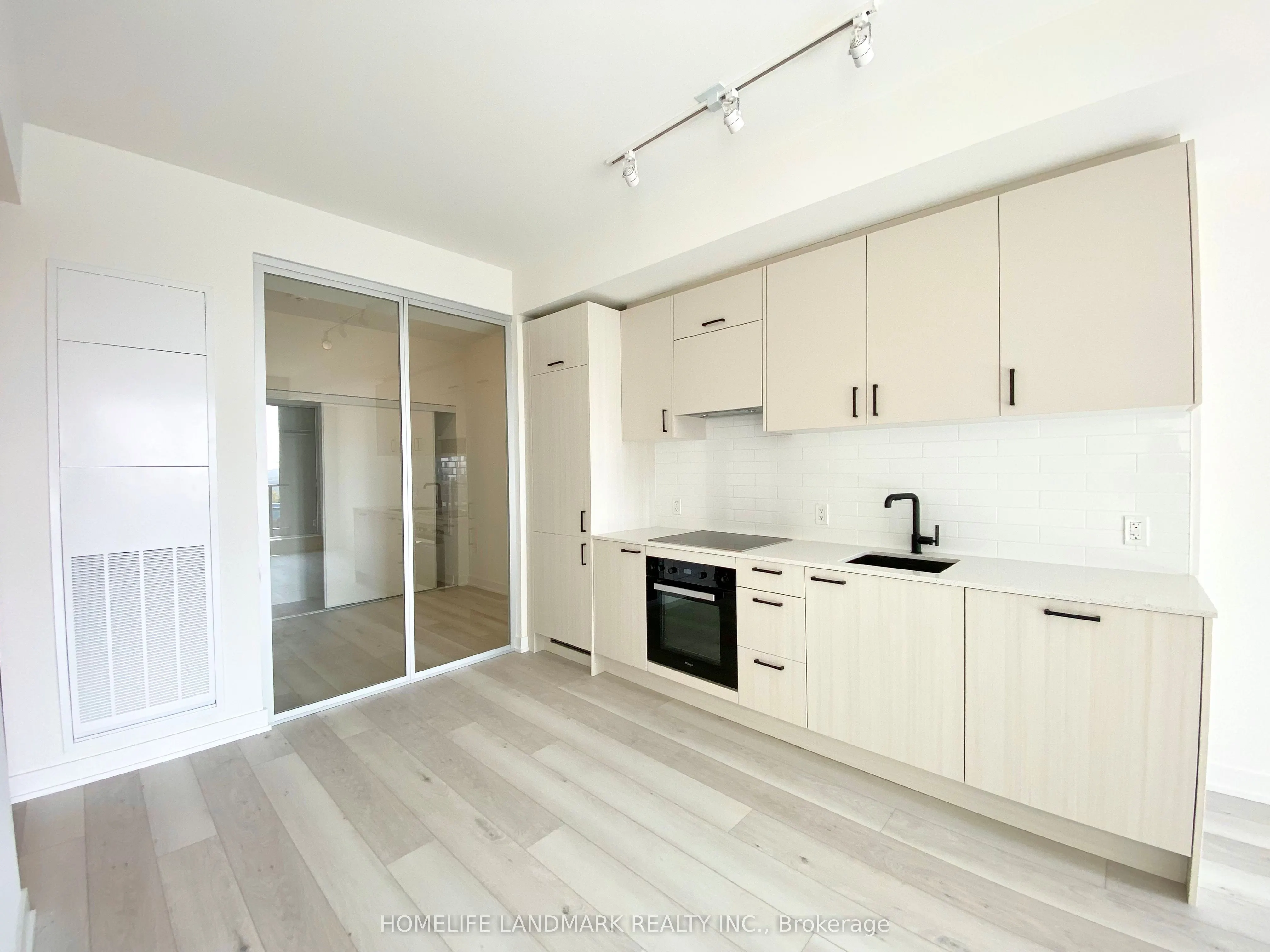 1 Kyle Lowry Road, #528