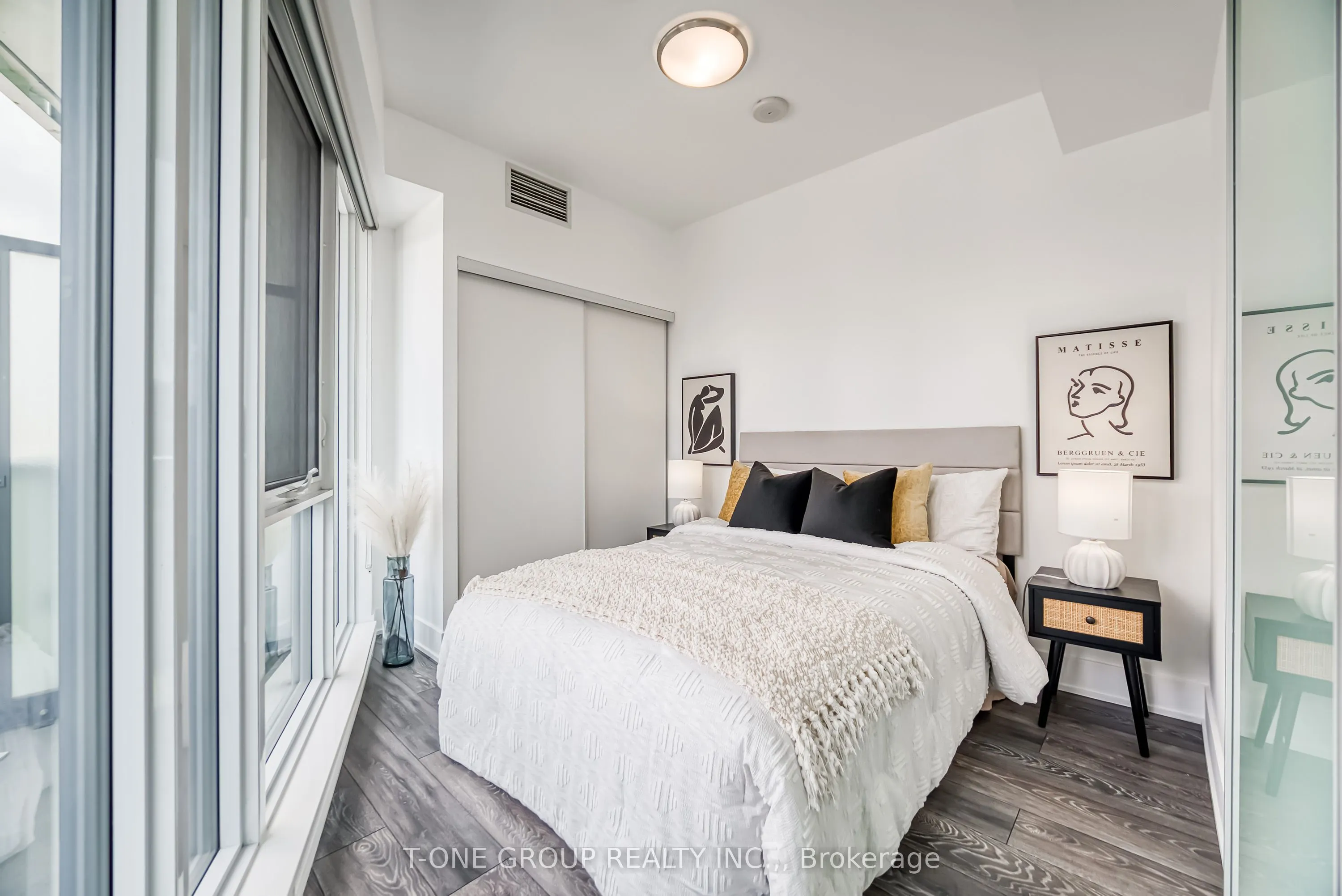 403 Church Street, #2102
