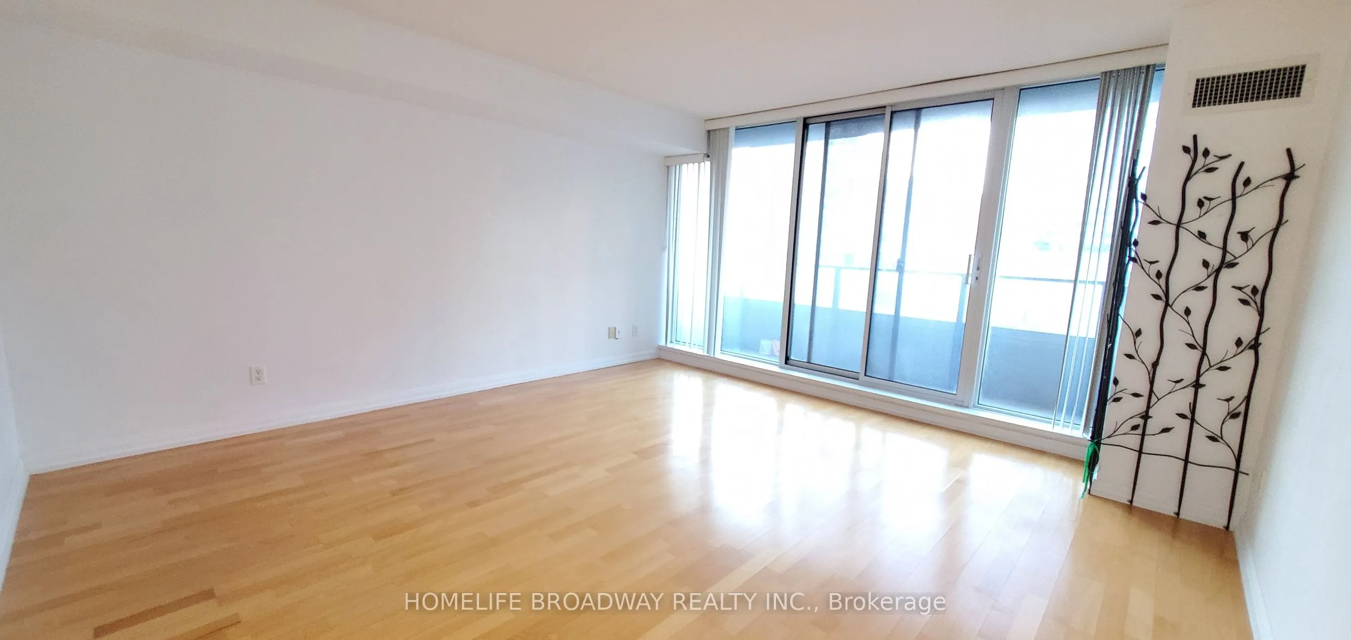 111 Elizabeth Street, #832