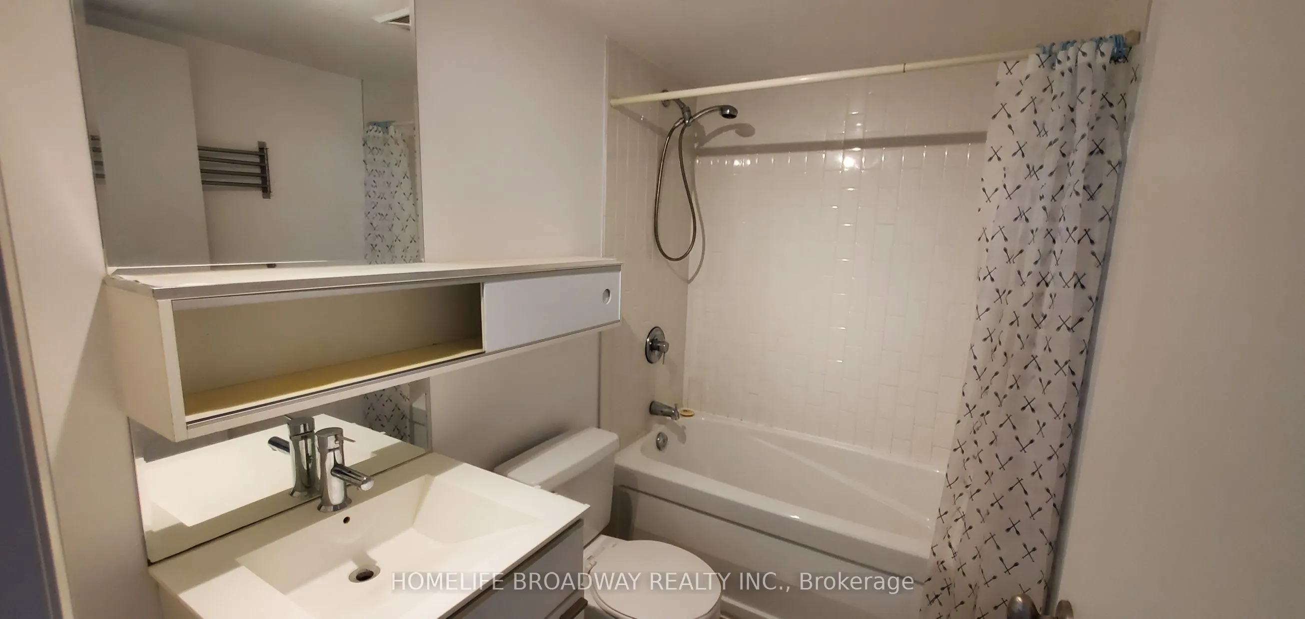 111 Elizabeth Street, #832
