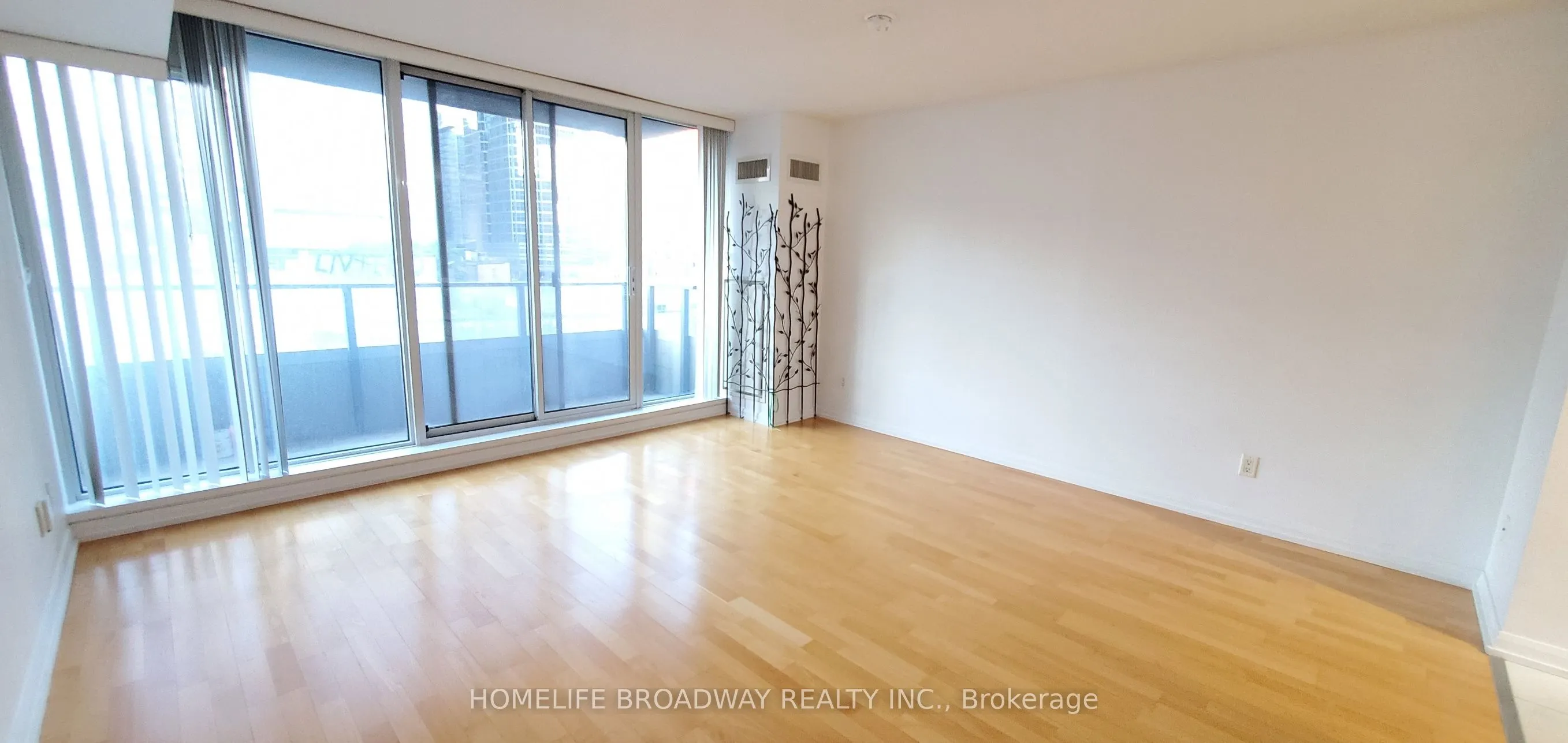 111 Elizabeth Street, #832