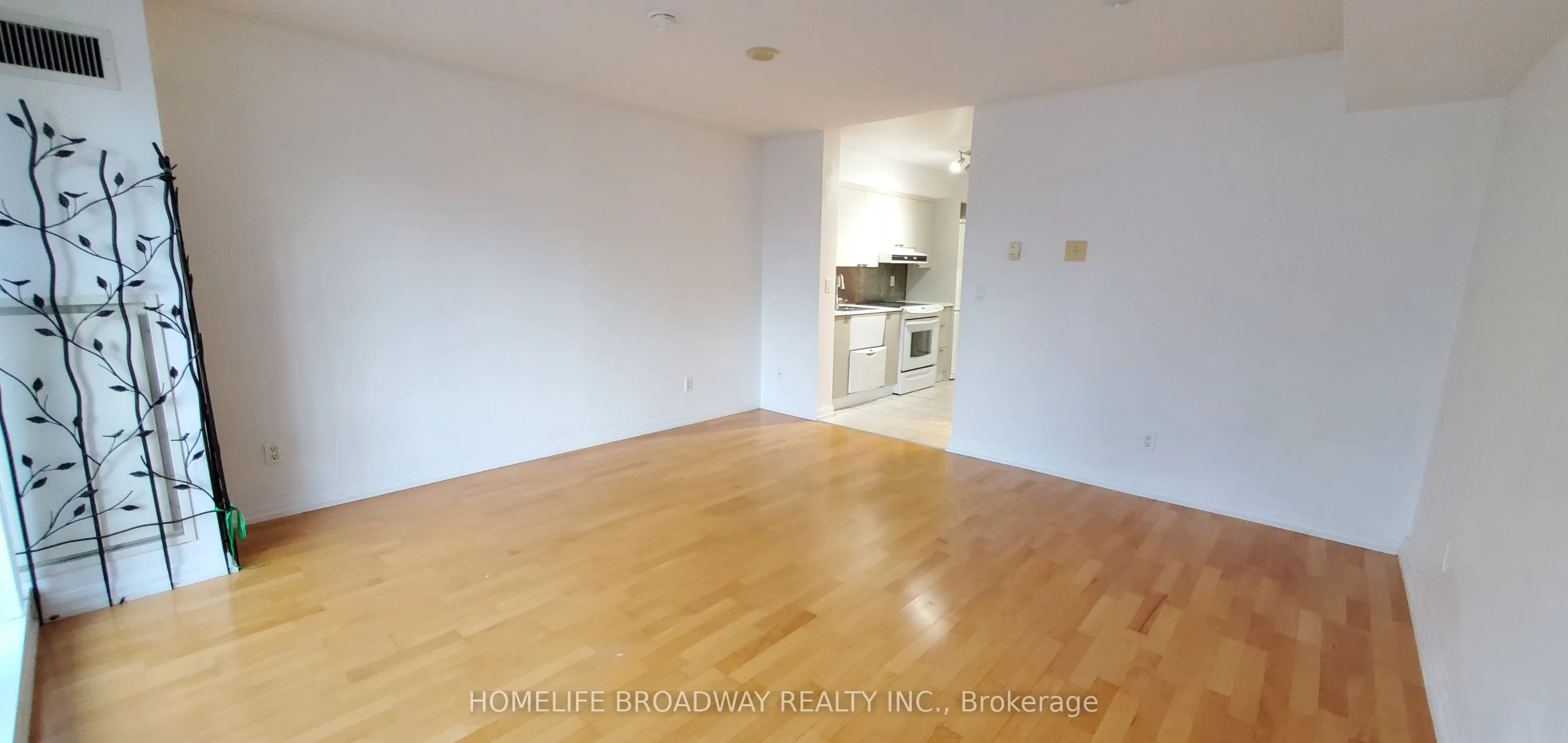 111 Elizabeth Street, #832