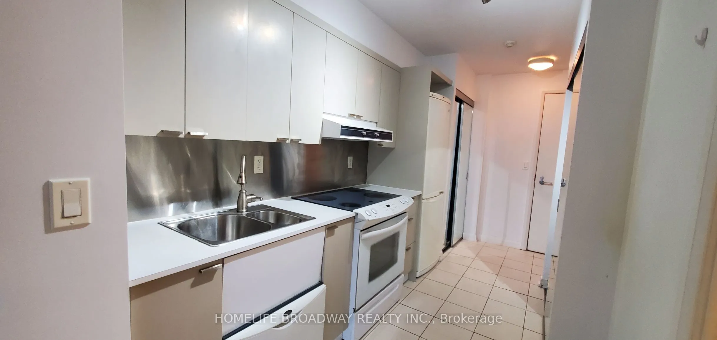 111 Elizabeth Street, #832