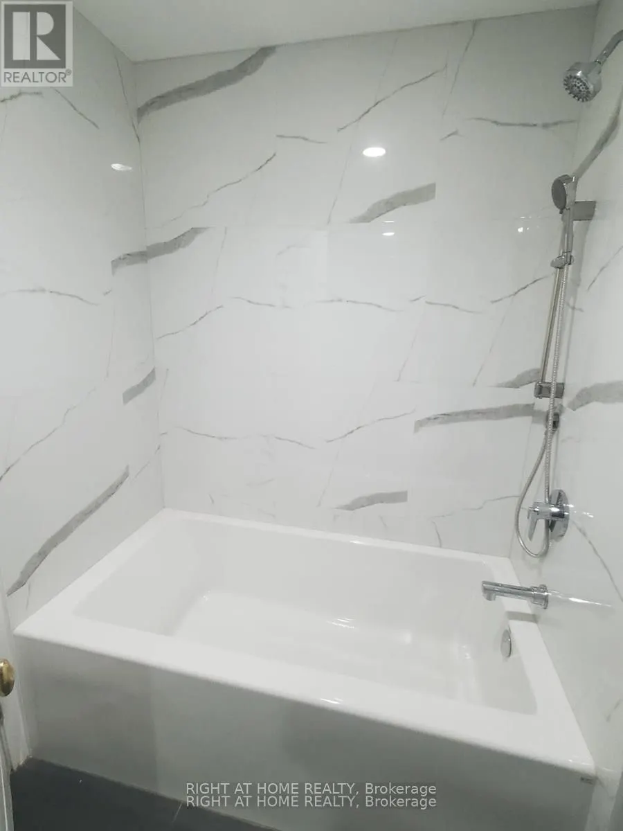 102 Bloor Street, #809