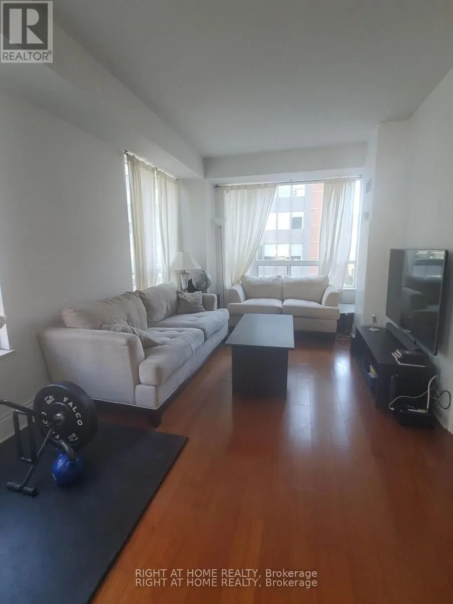 102 Bloor Street, #809