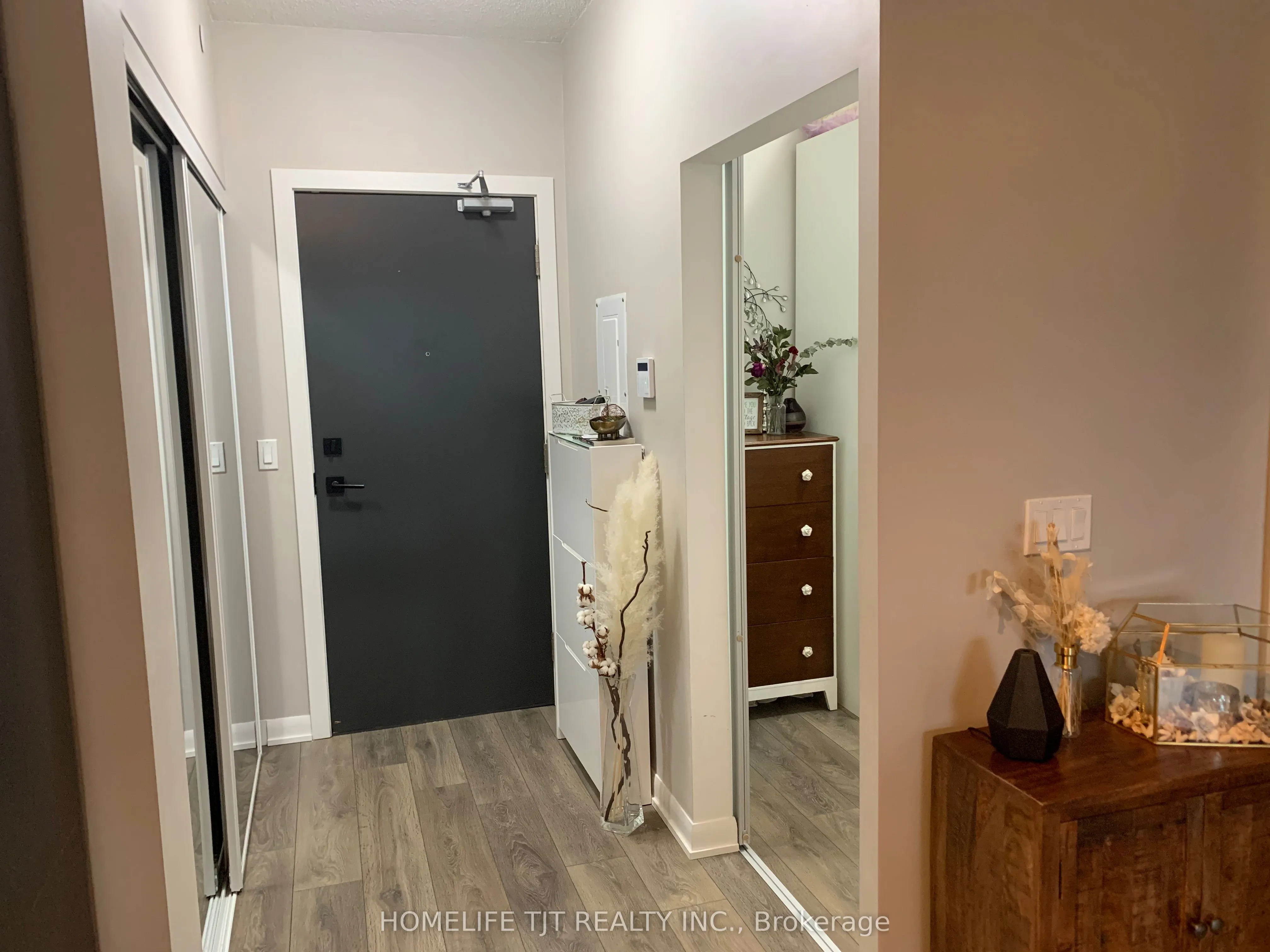 435 Richmond Street W, #906