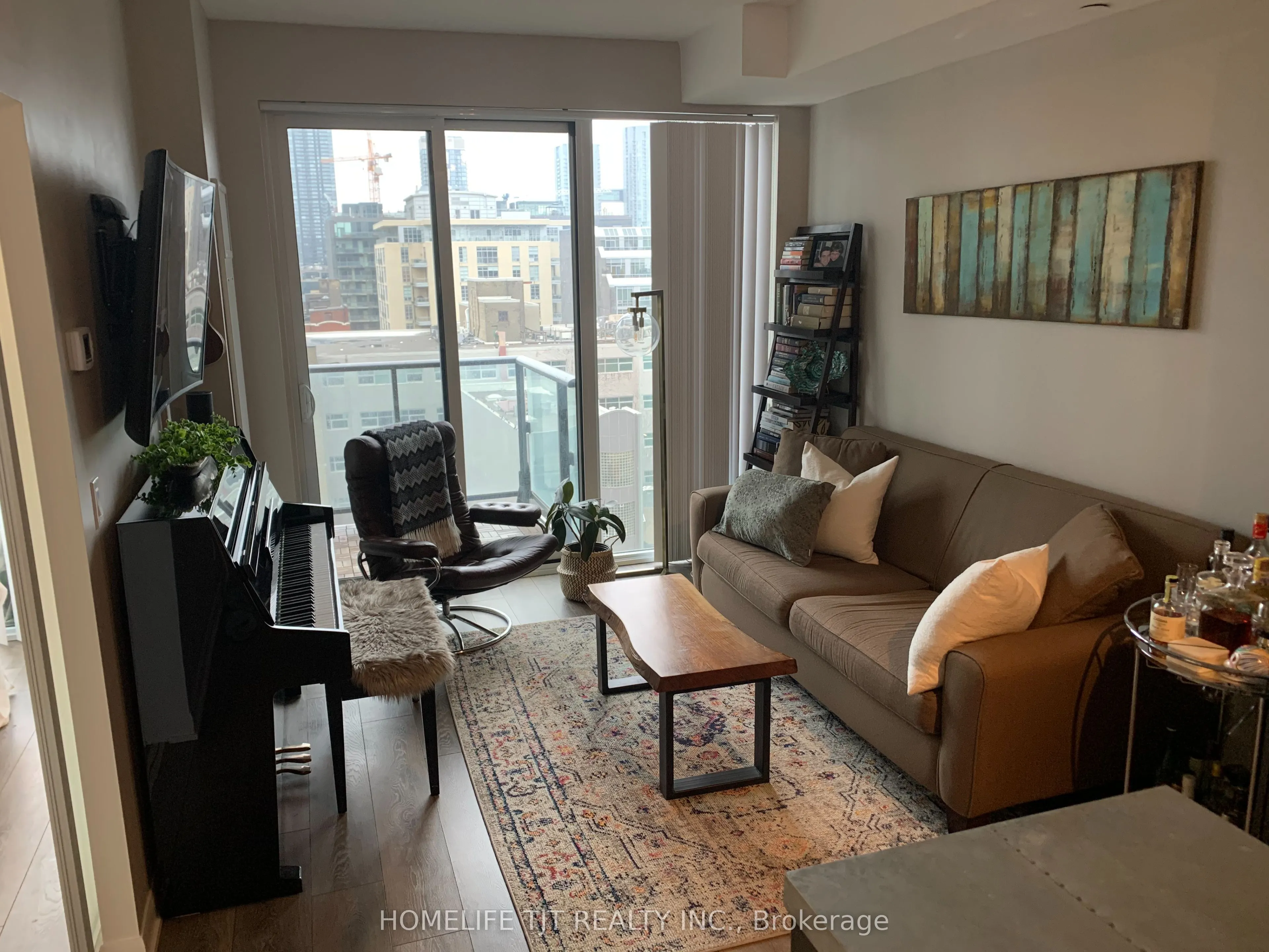 435 Richmond Street W, #906