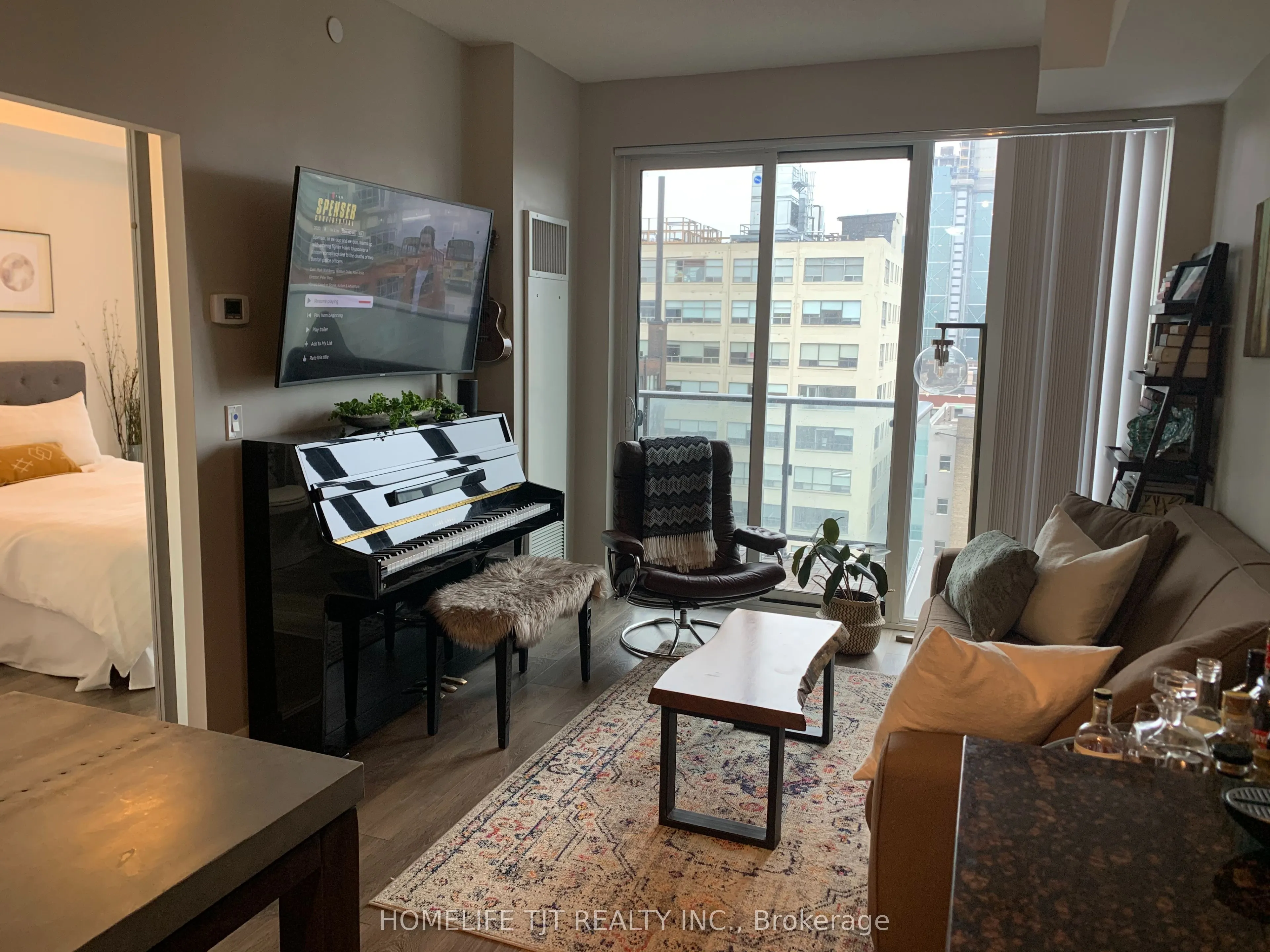 435 Richmond Street W, #906