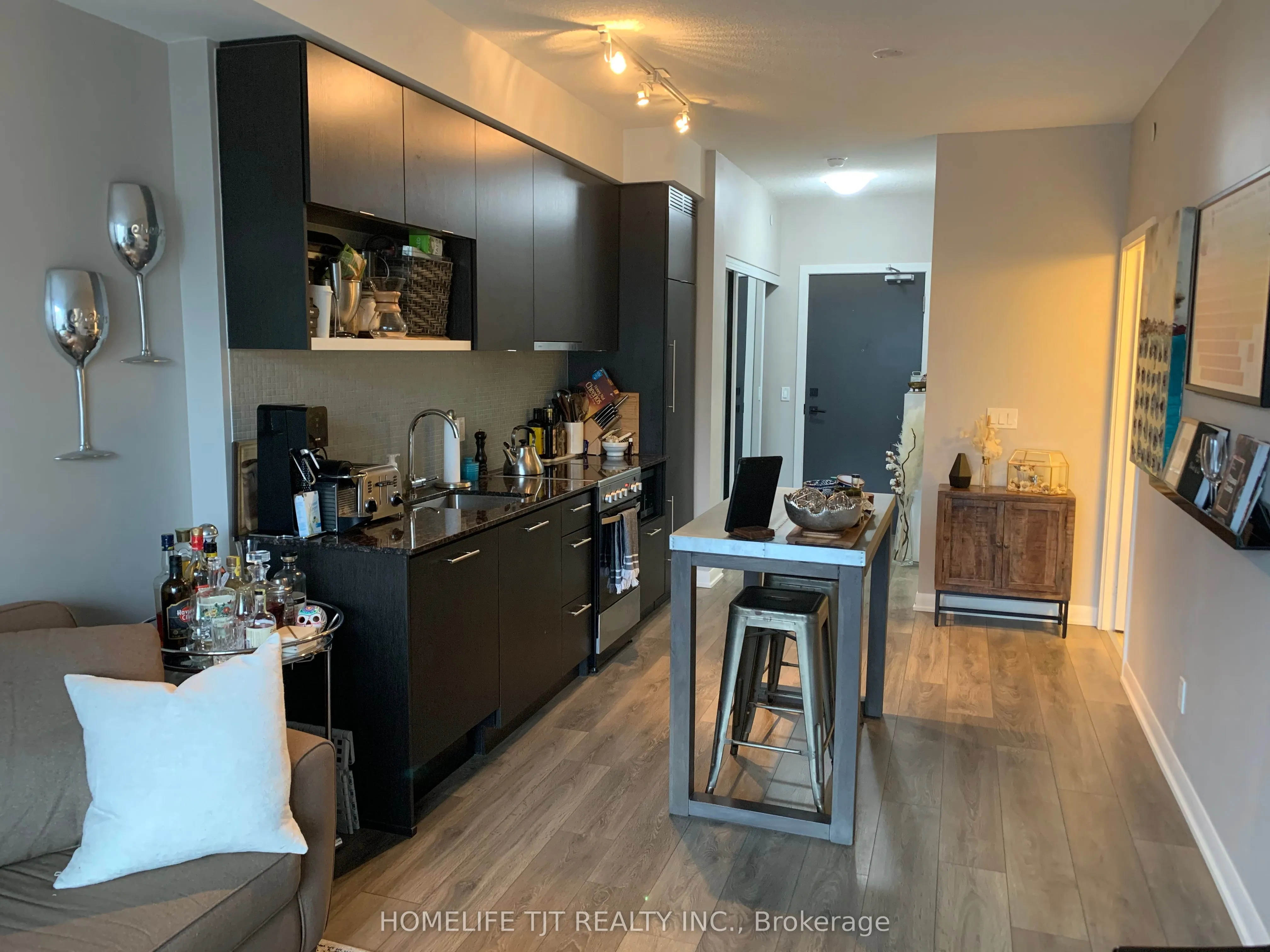 435 Richmond Street W, #906