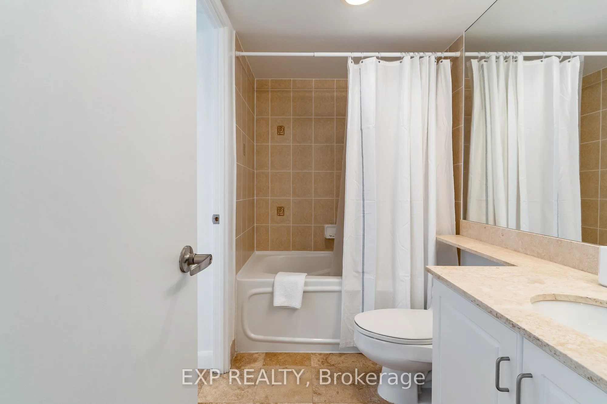 210 Victoria Street, #3205