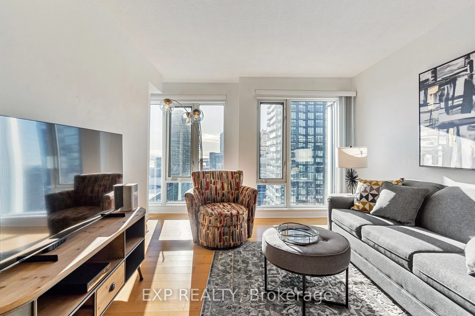 210 Victoria Street, #3205