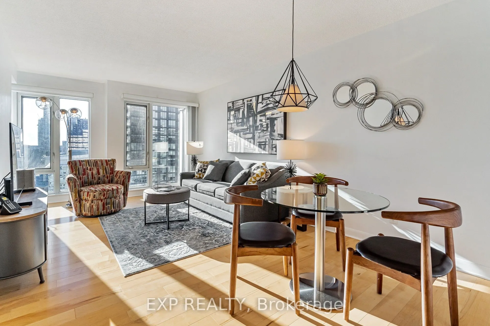 210 Victoria Street, #3205