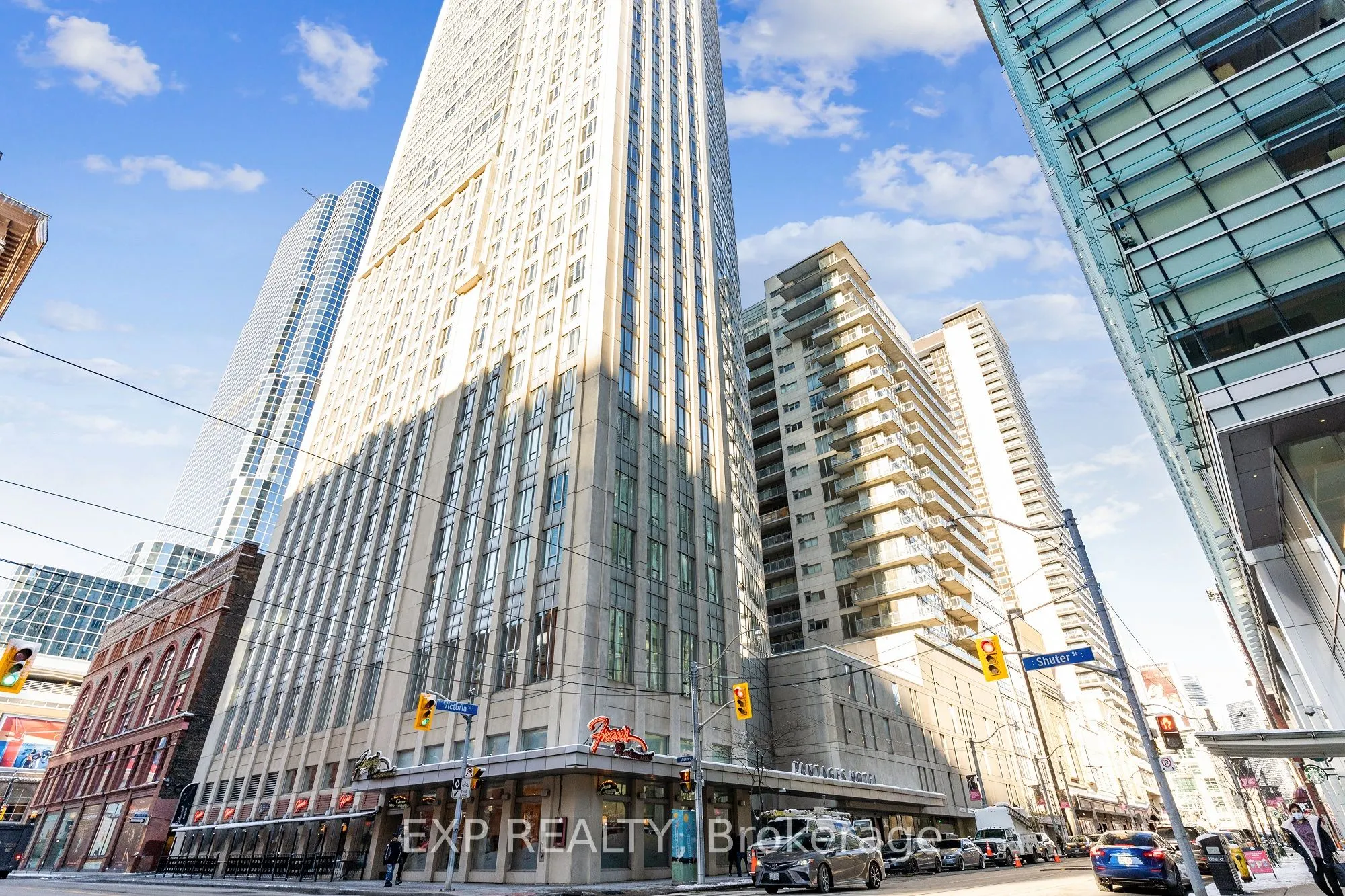 210 Victoria Street, #3205