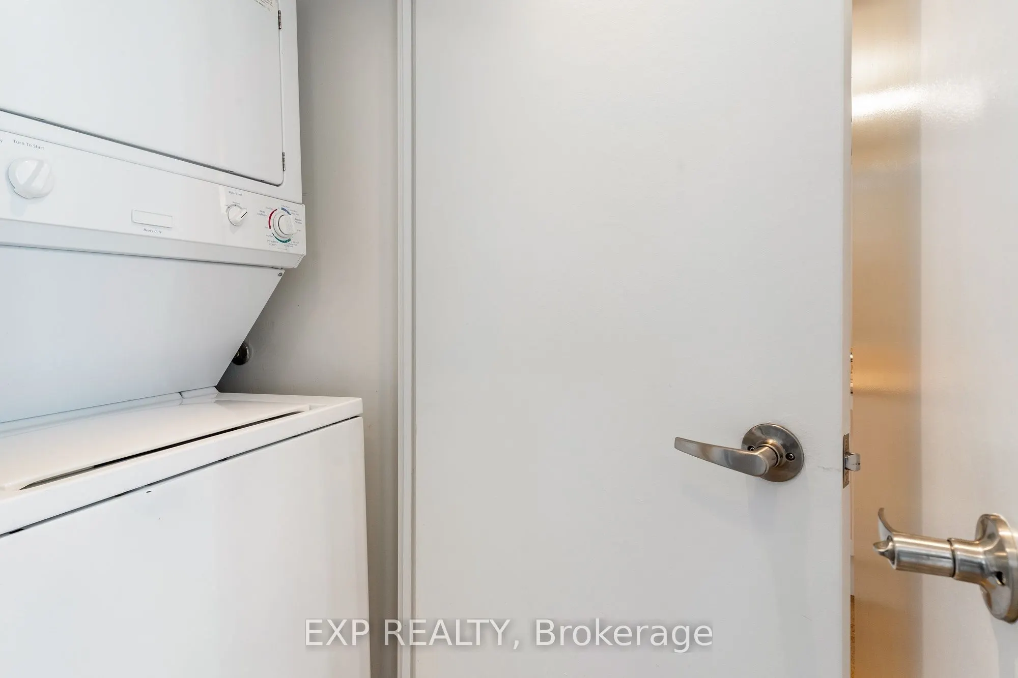 210 Victoria Street, #3205