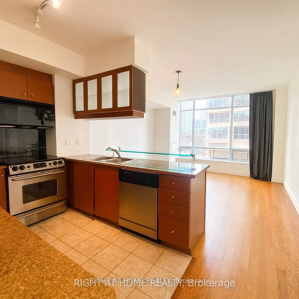 500 Queens Quay W, #308E