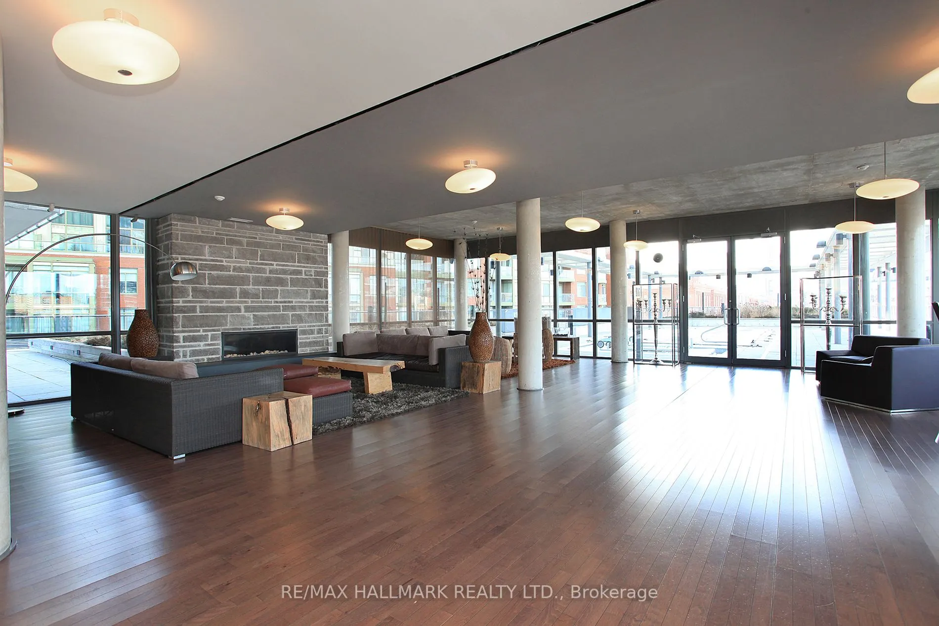 33 Mill Street, #817