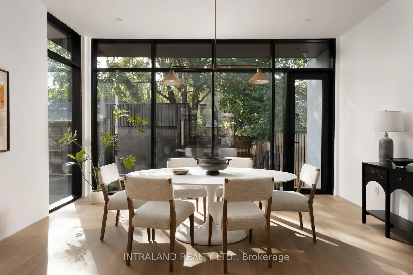 741 Richmond Street W