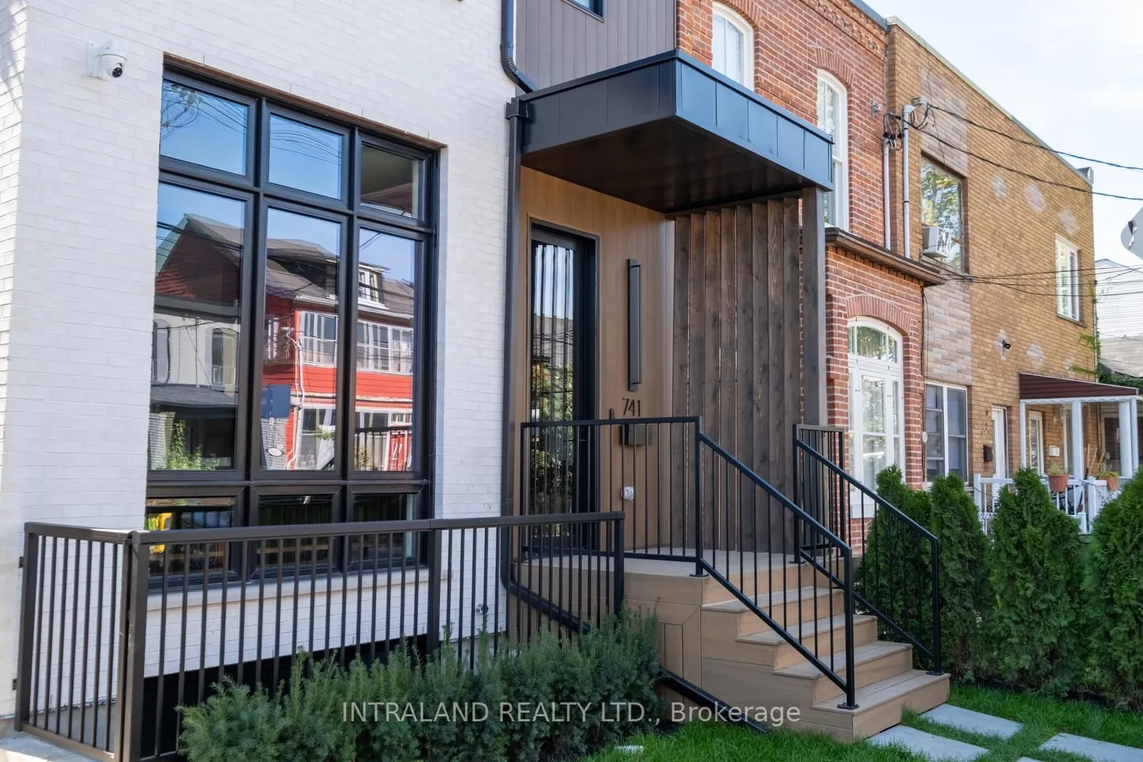 741 Richmond Street W