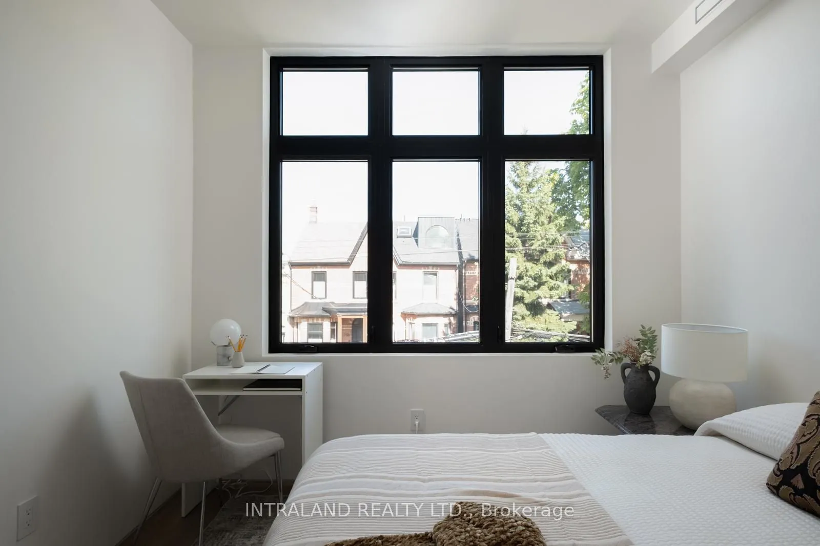 741 Richmond Street W