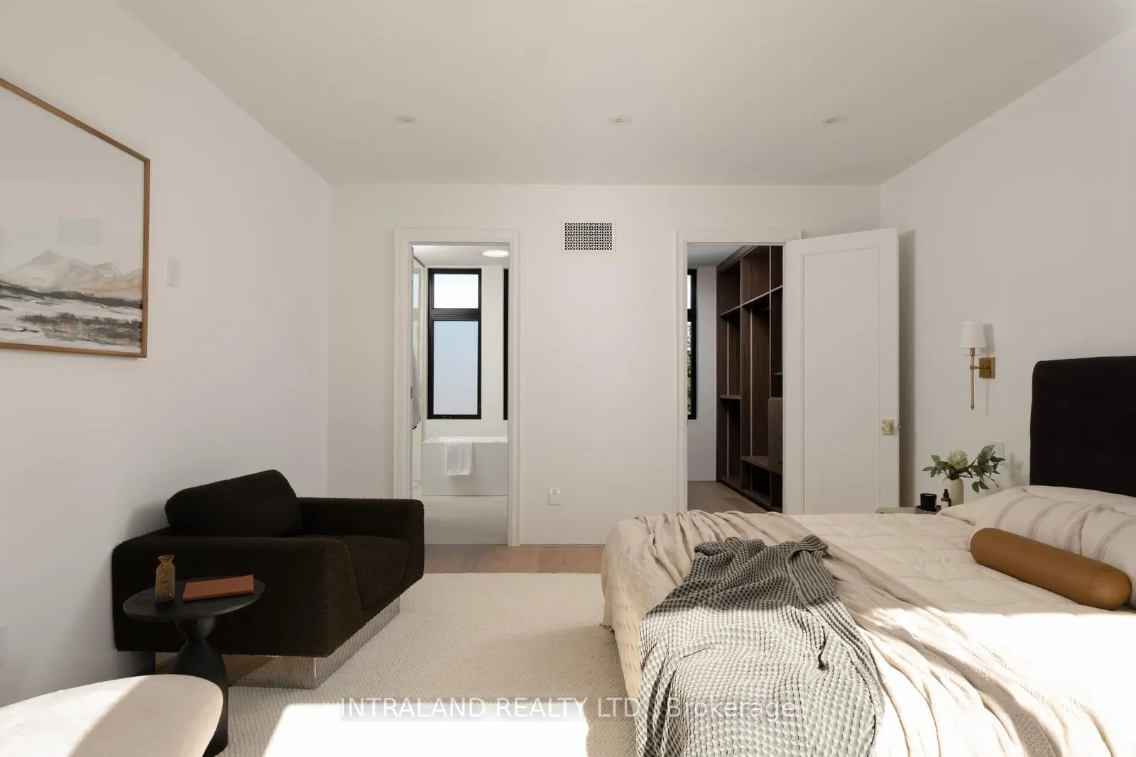 741 Richmond Street W