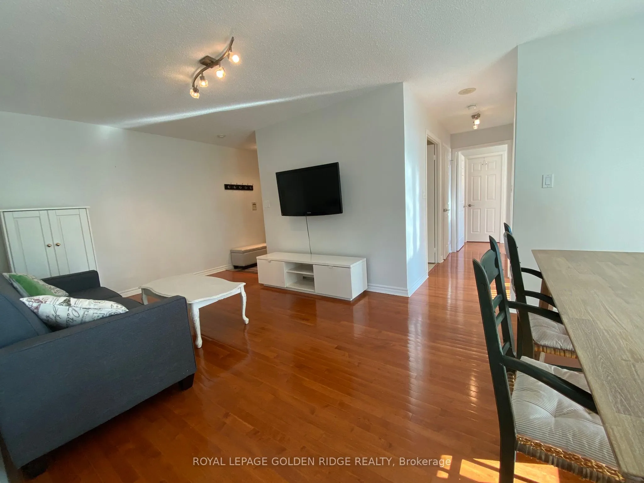 18 Spring Garden Avenue, #2202
