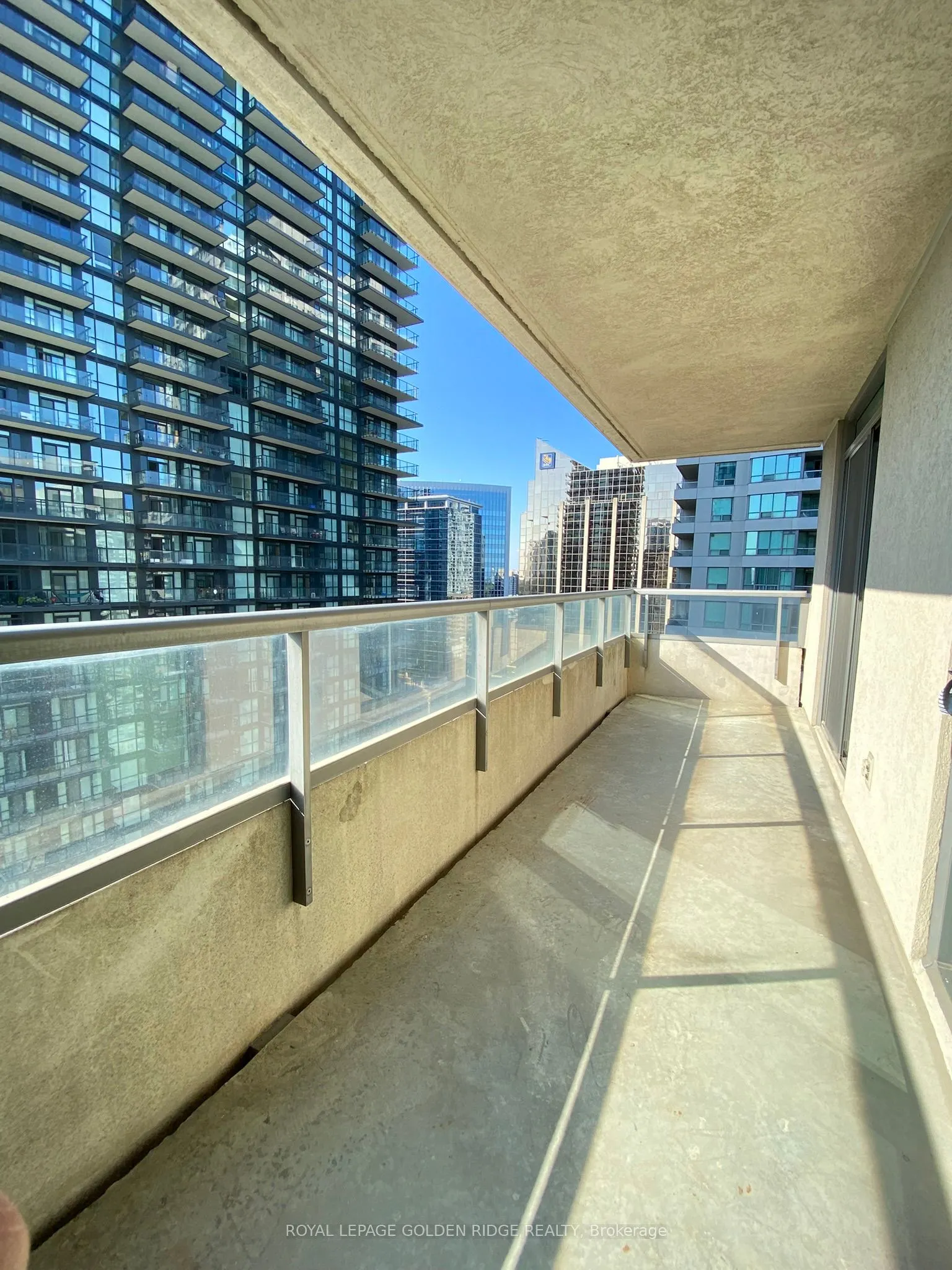 18 Spring Garden Avenue, #2202
