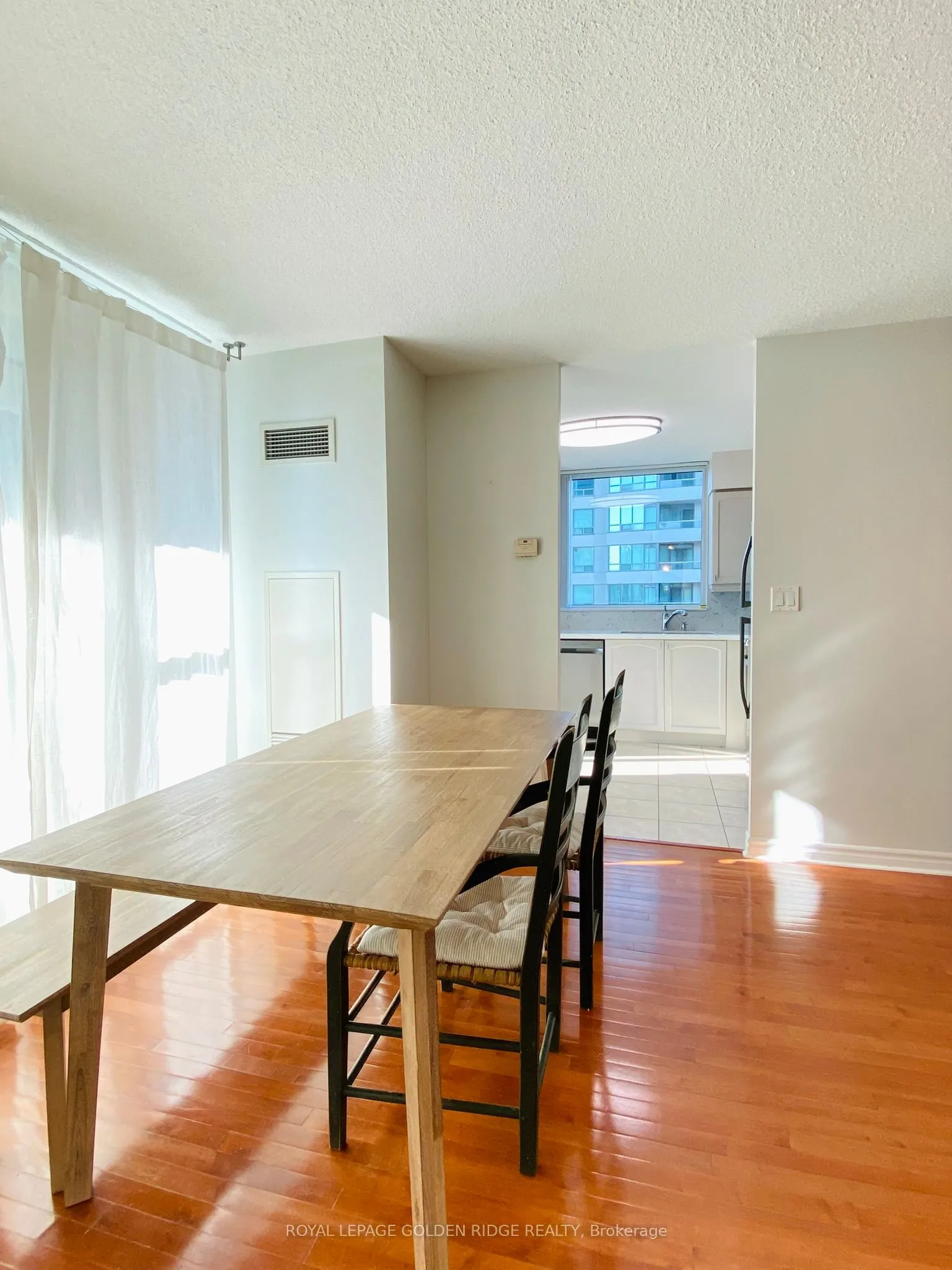 18 Spring Garden Avenue, #2202