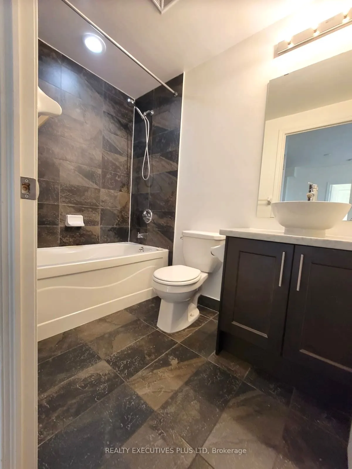 135 Wynford Drive, #601