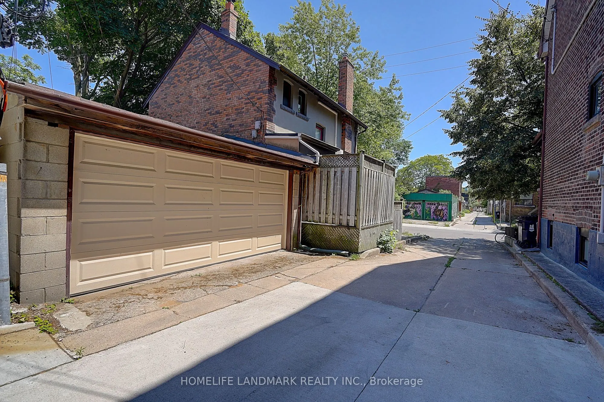 596 Palmerston Avenue