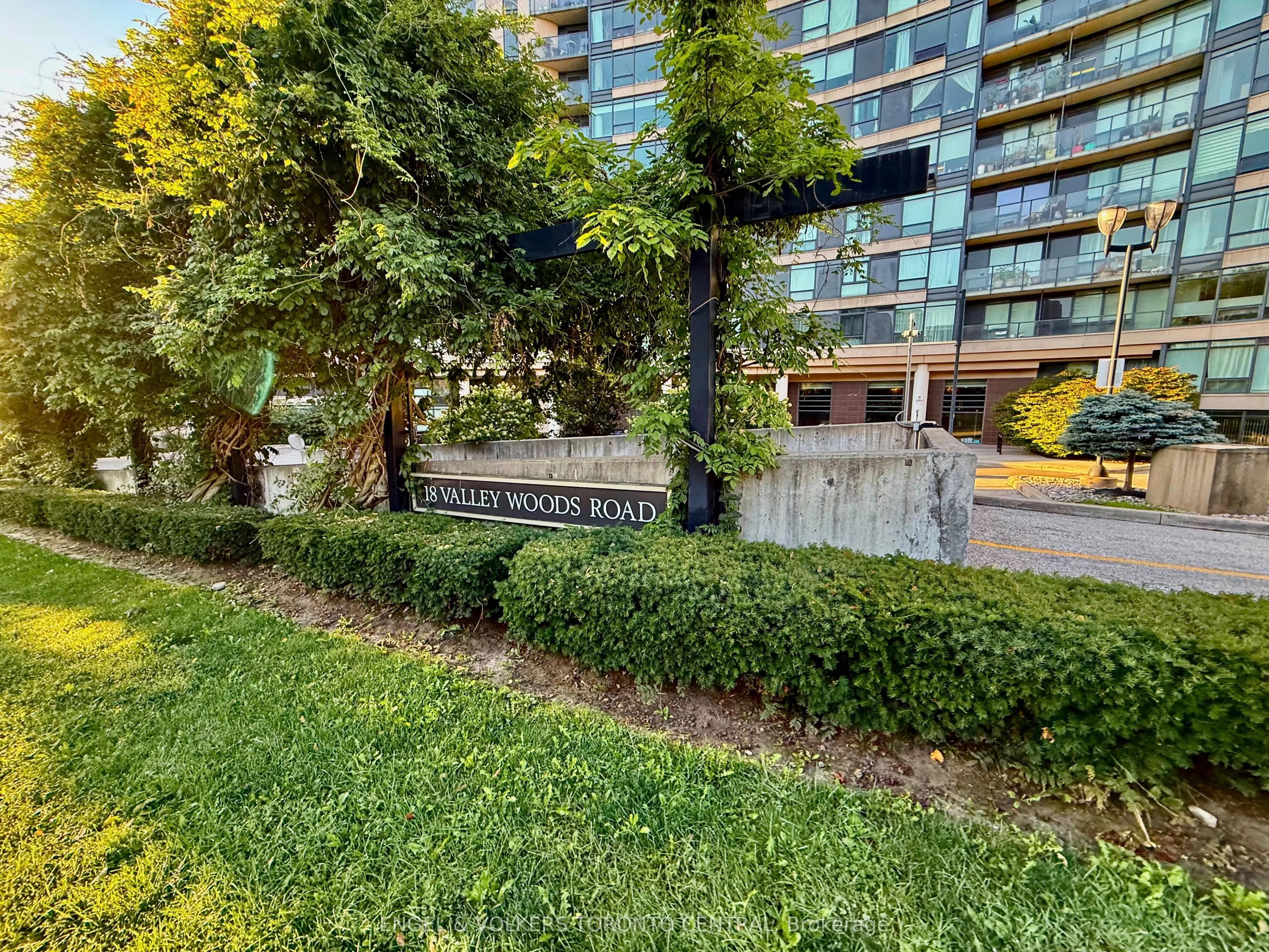 18 Valley Woods Road, #Ph105