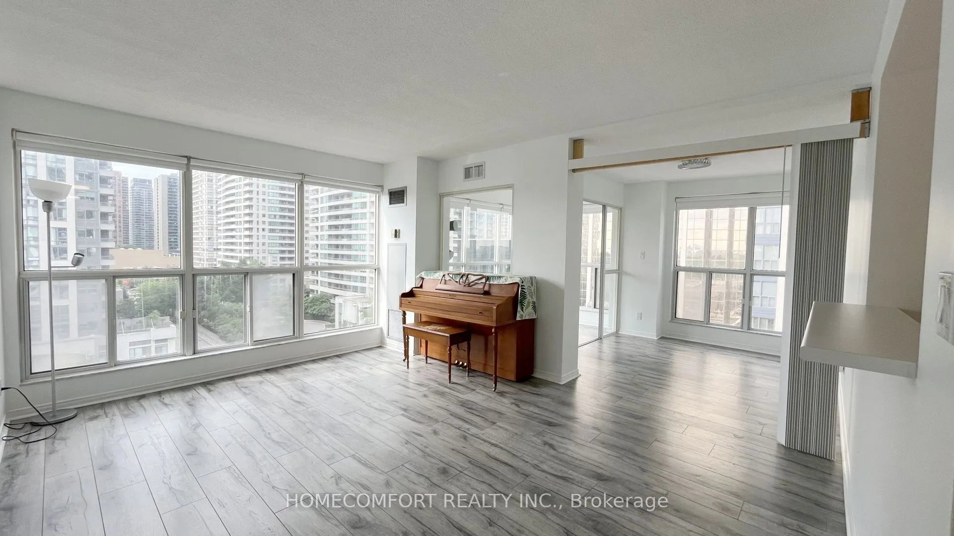 28 Hollywood Avenue, #809