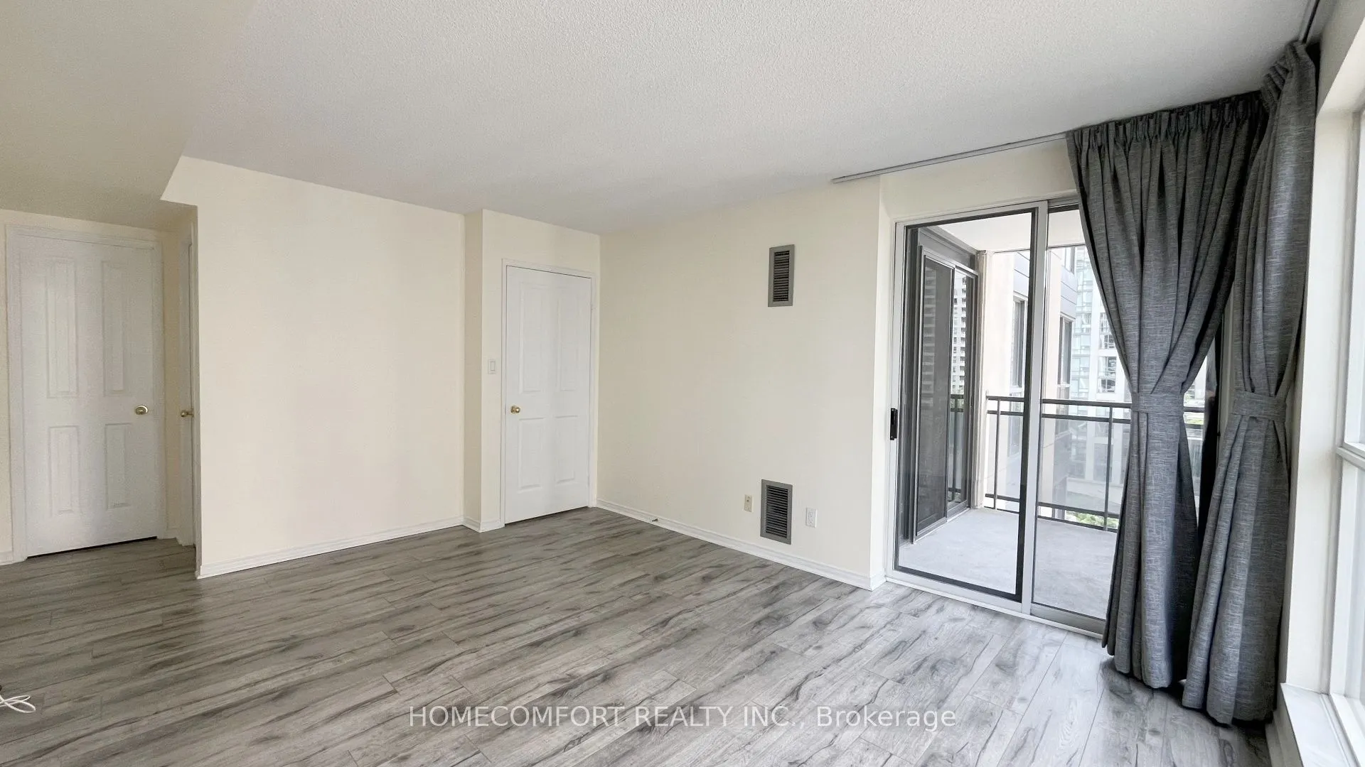 28 Hollywood Avenue, #809