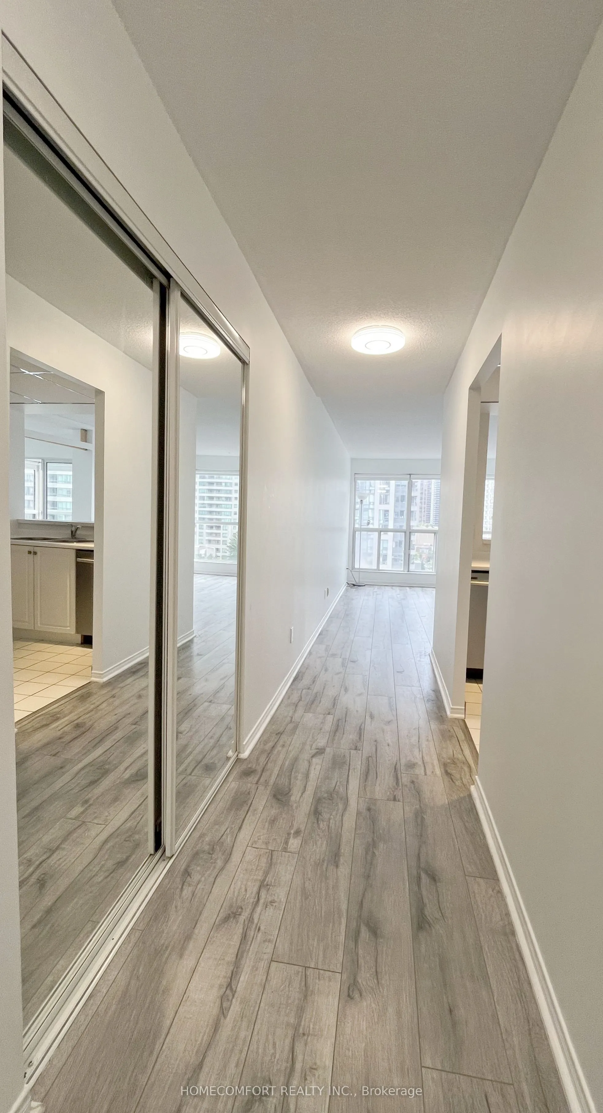 28 Hollywood Avenue, #809