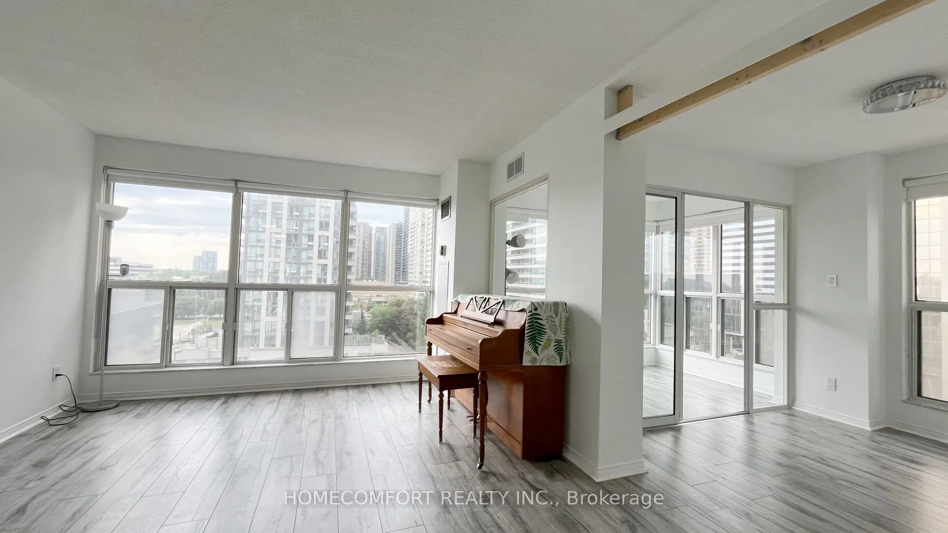 28 Hollywood Avenue, #809