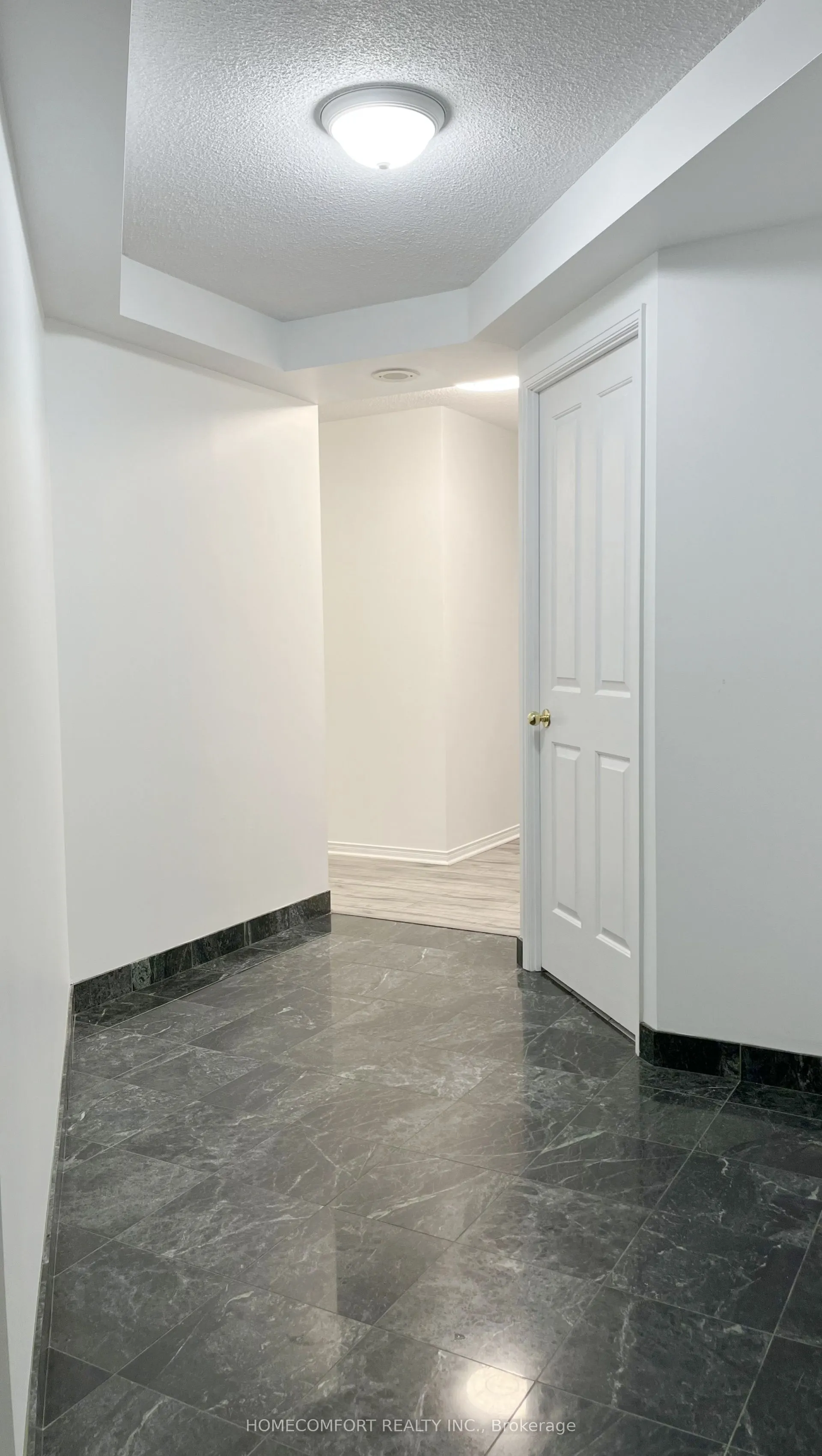 28 Hollywood Avenue, #809