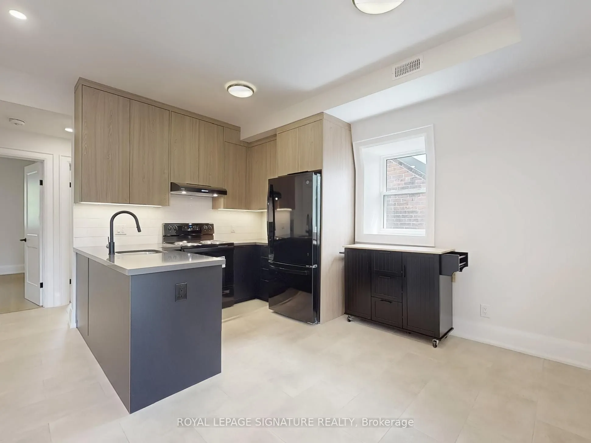 28 Beaconsfield Avenue, #3