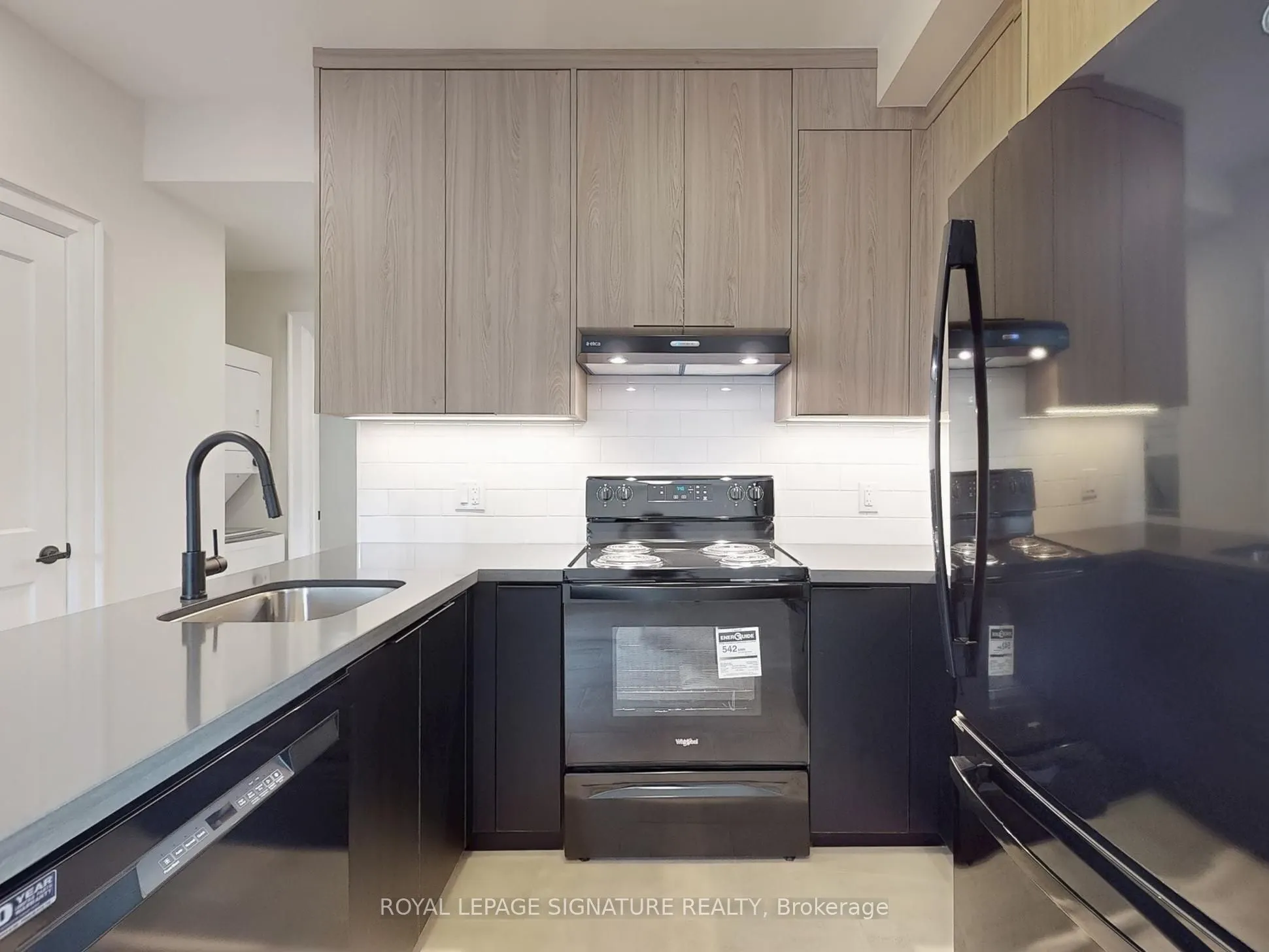 28 Beaconsfield Avenue, #3
