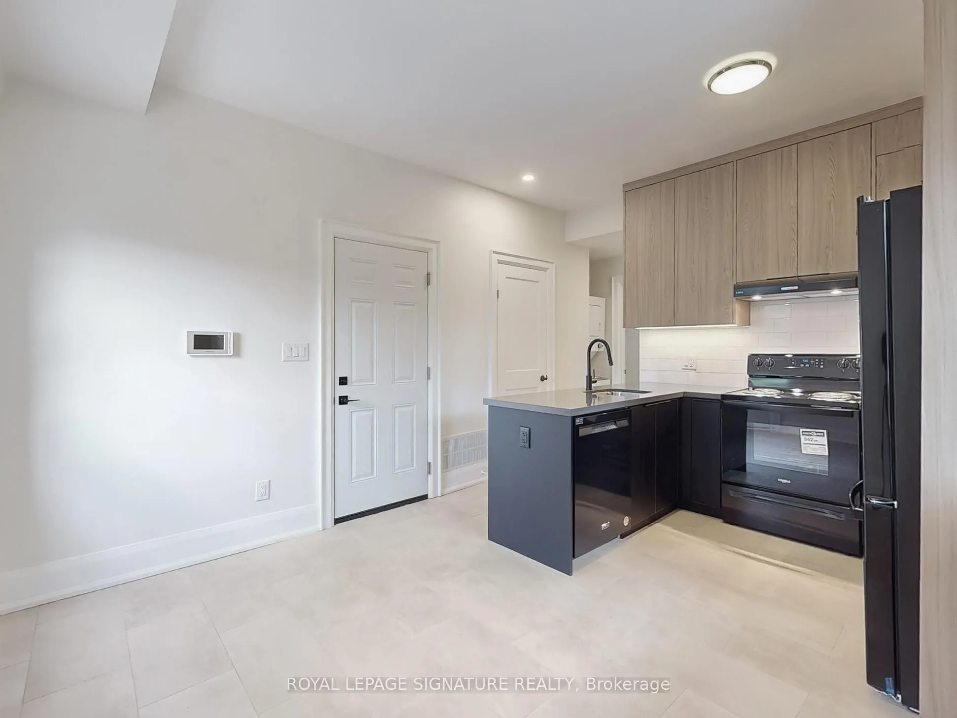 28 Beaconsfield Avenue, #3