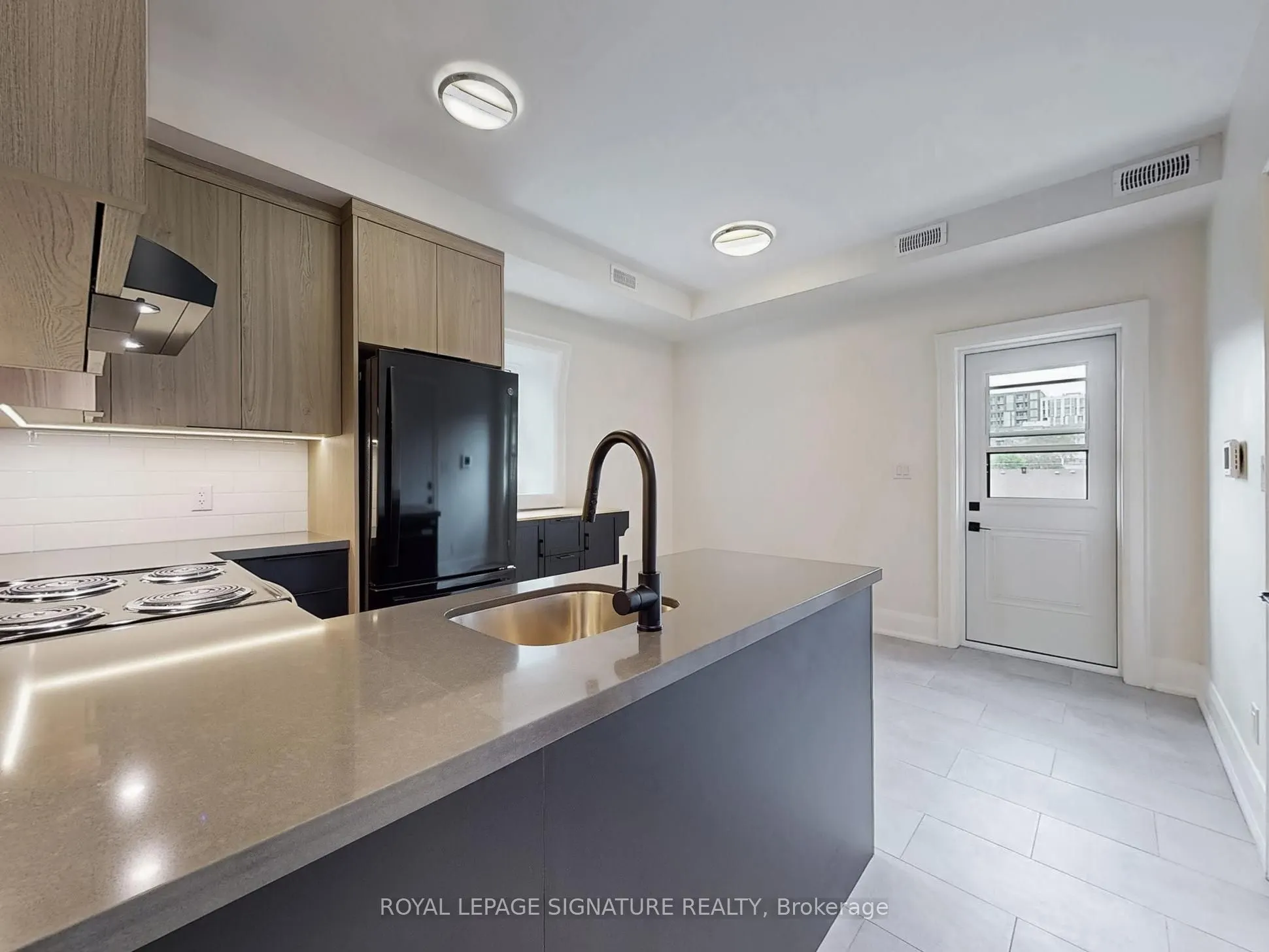 28 Beaconsfield Avenue, #3