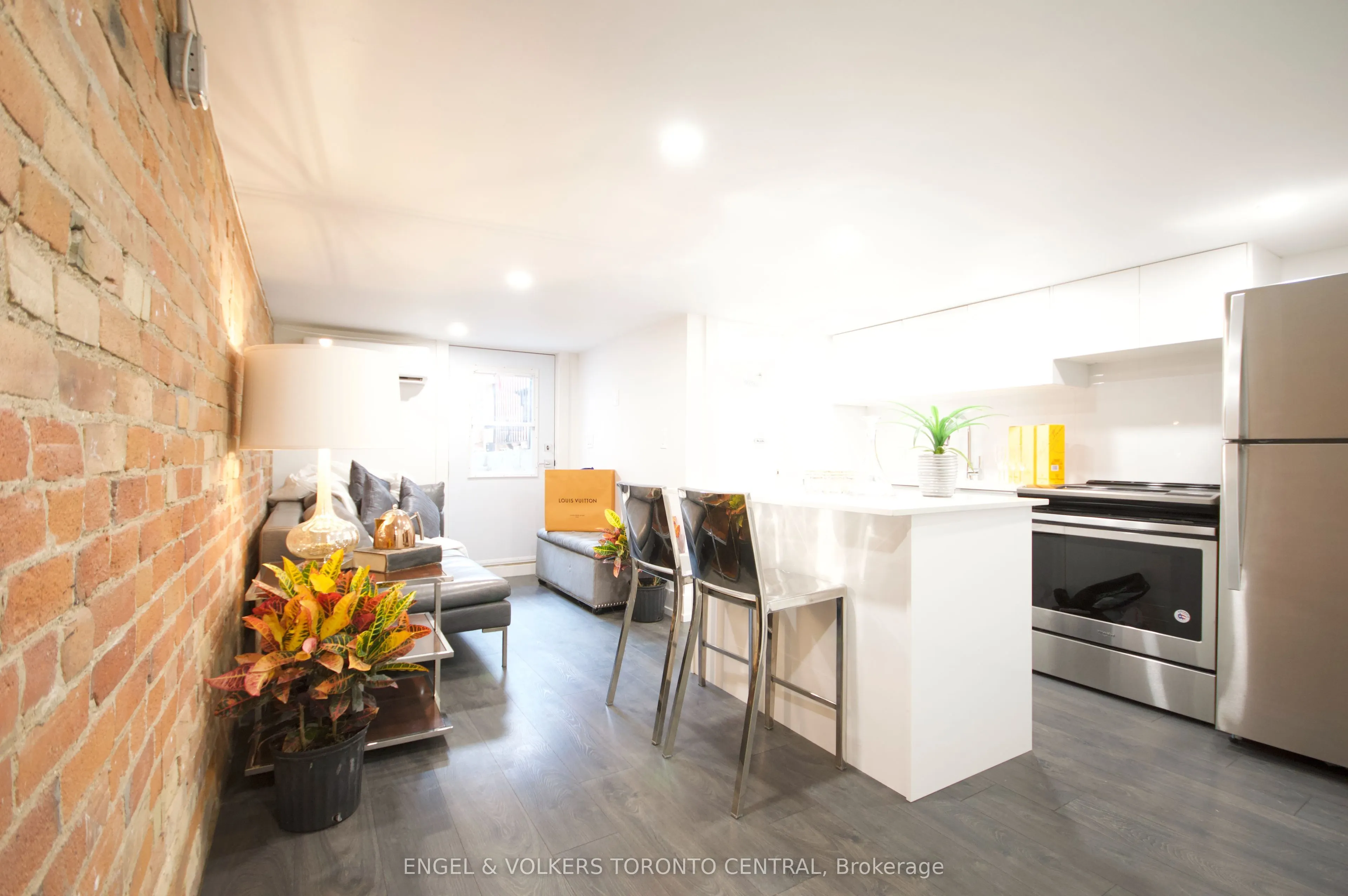 173 Carlton Street, #Lower 1