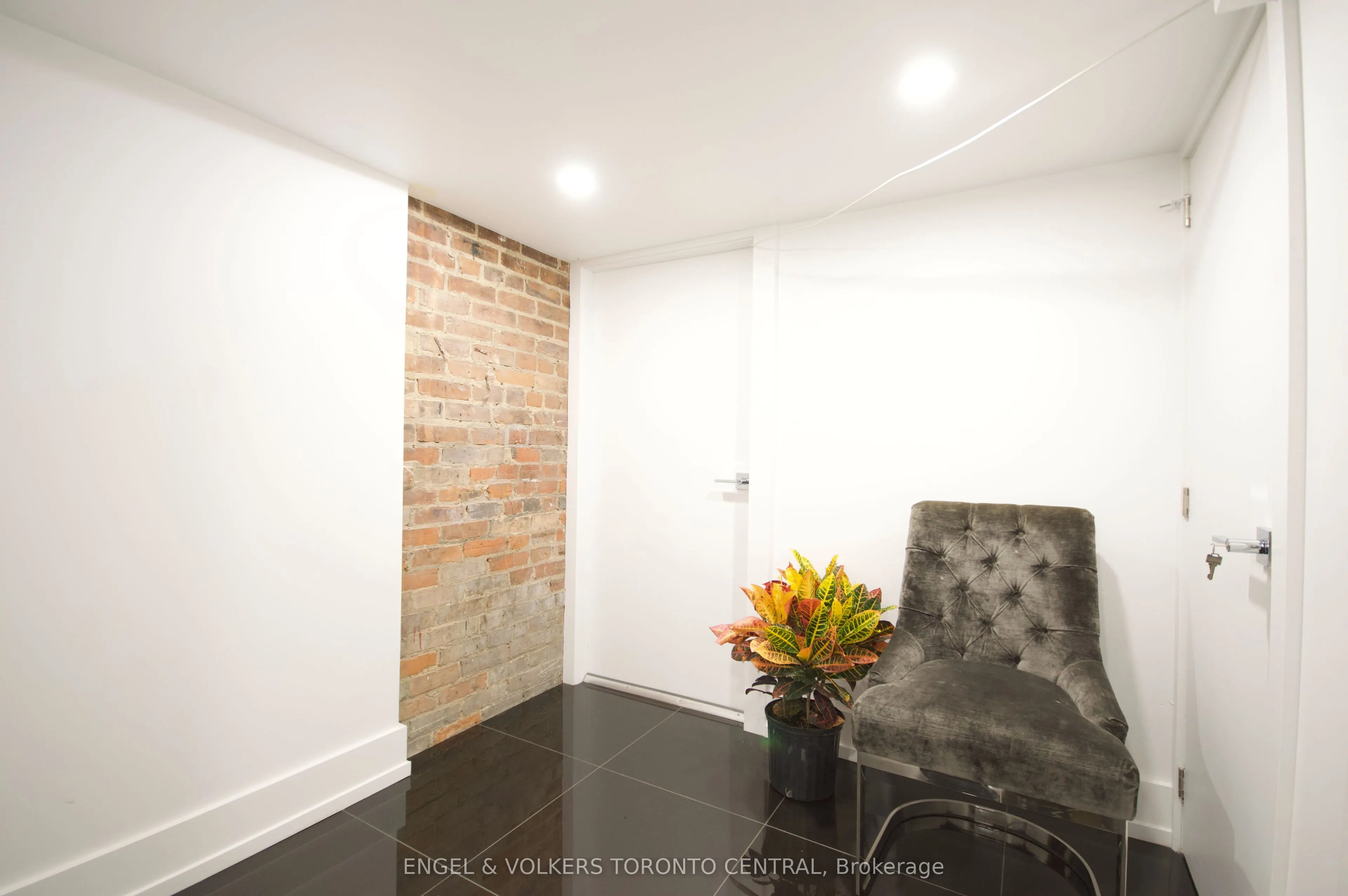 173 Carlton Street, #Lower 1