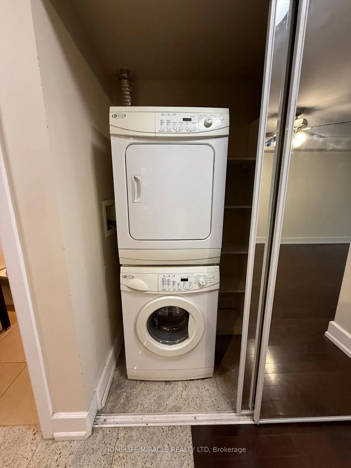 650 Sheppard Ave Avenue E, #302