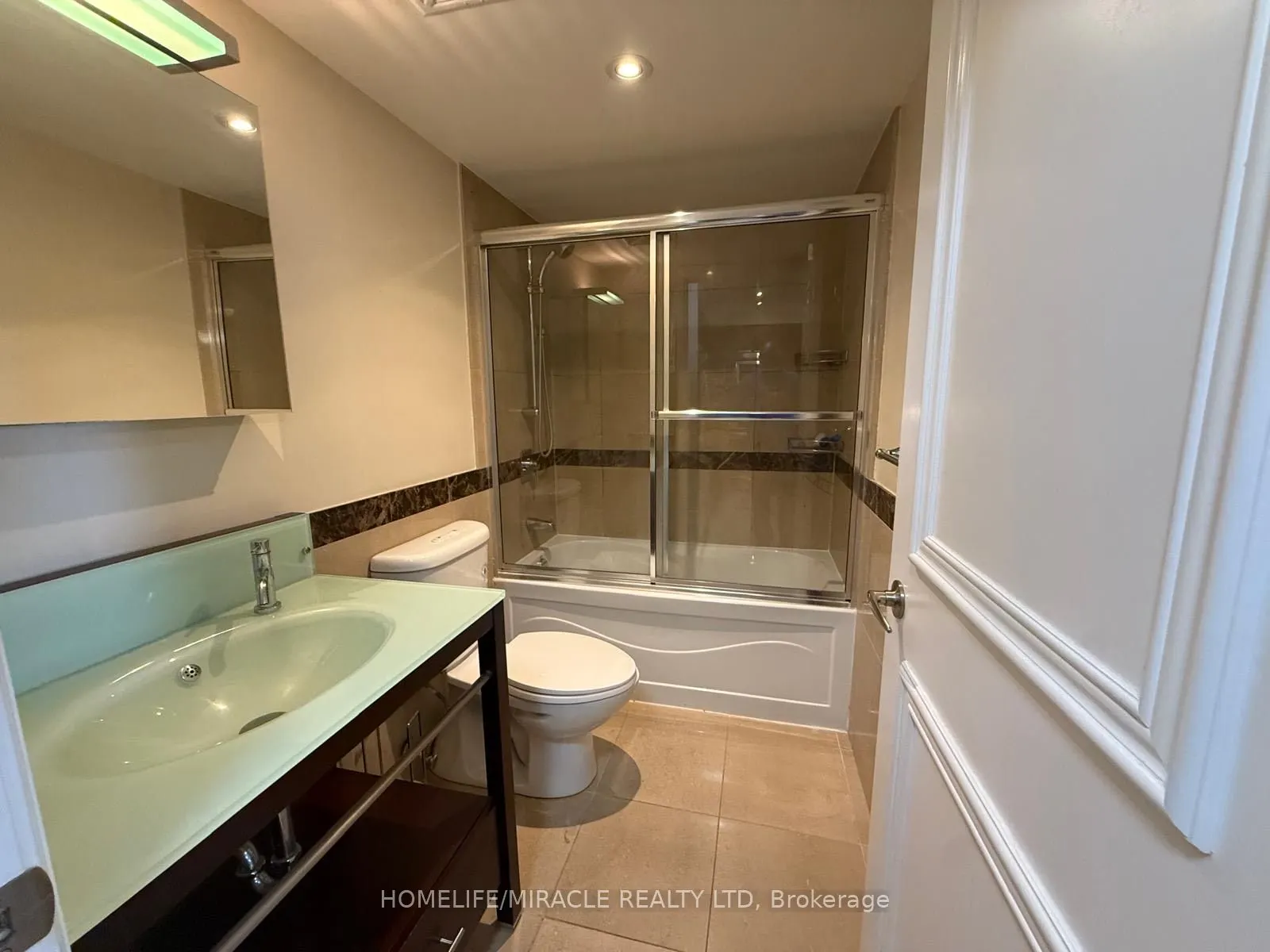 650 Sheppard Ave Avenue E, #302