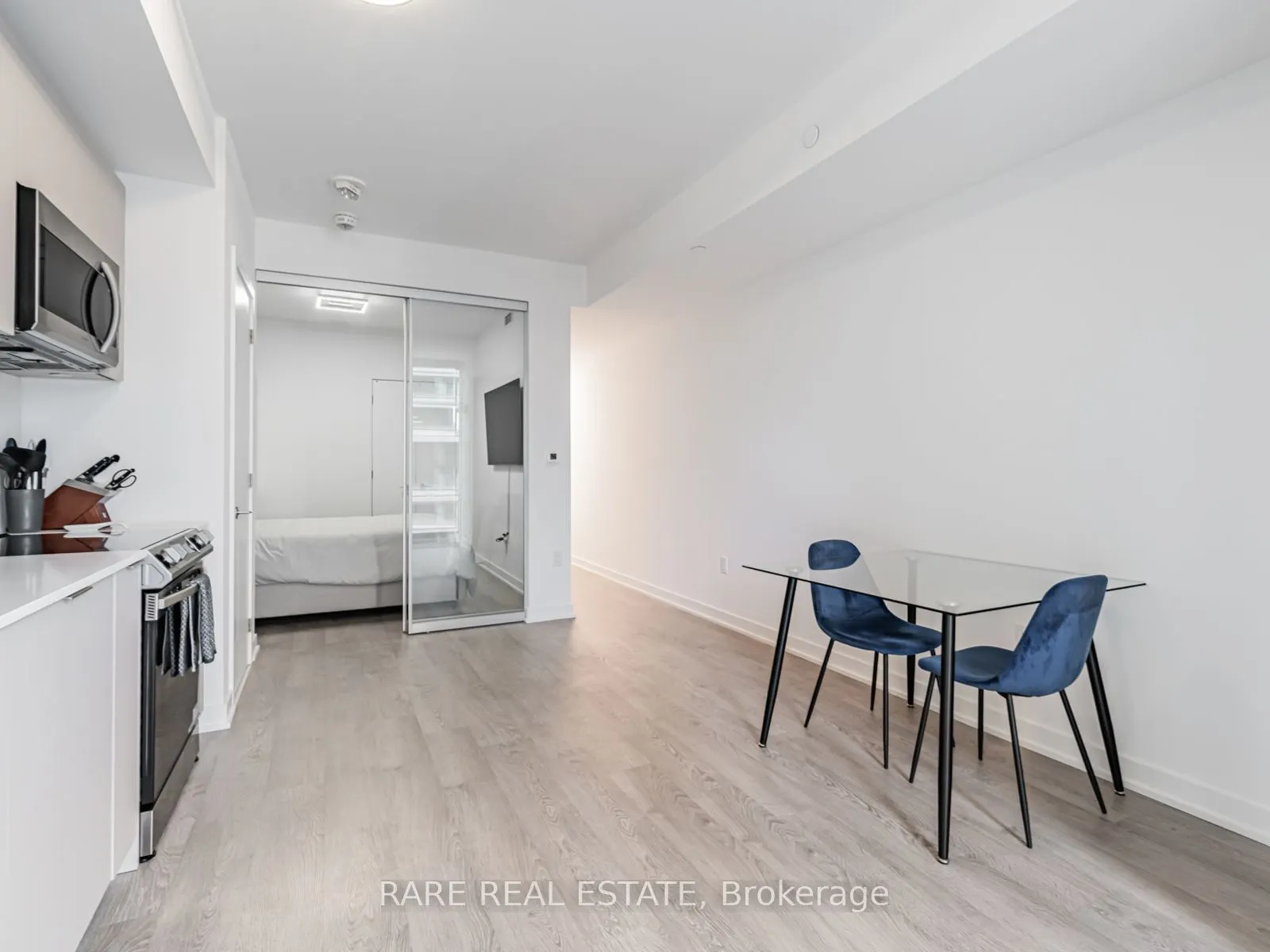 357 King Street W, #1505