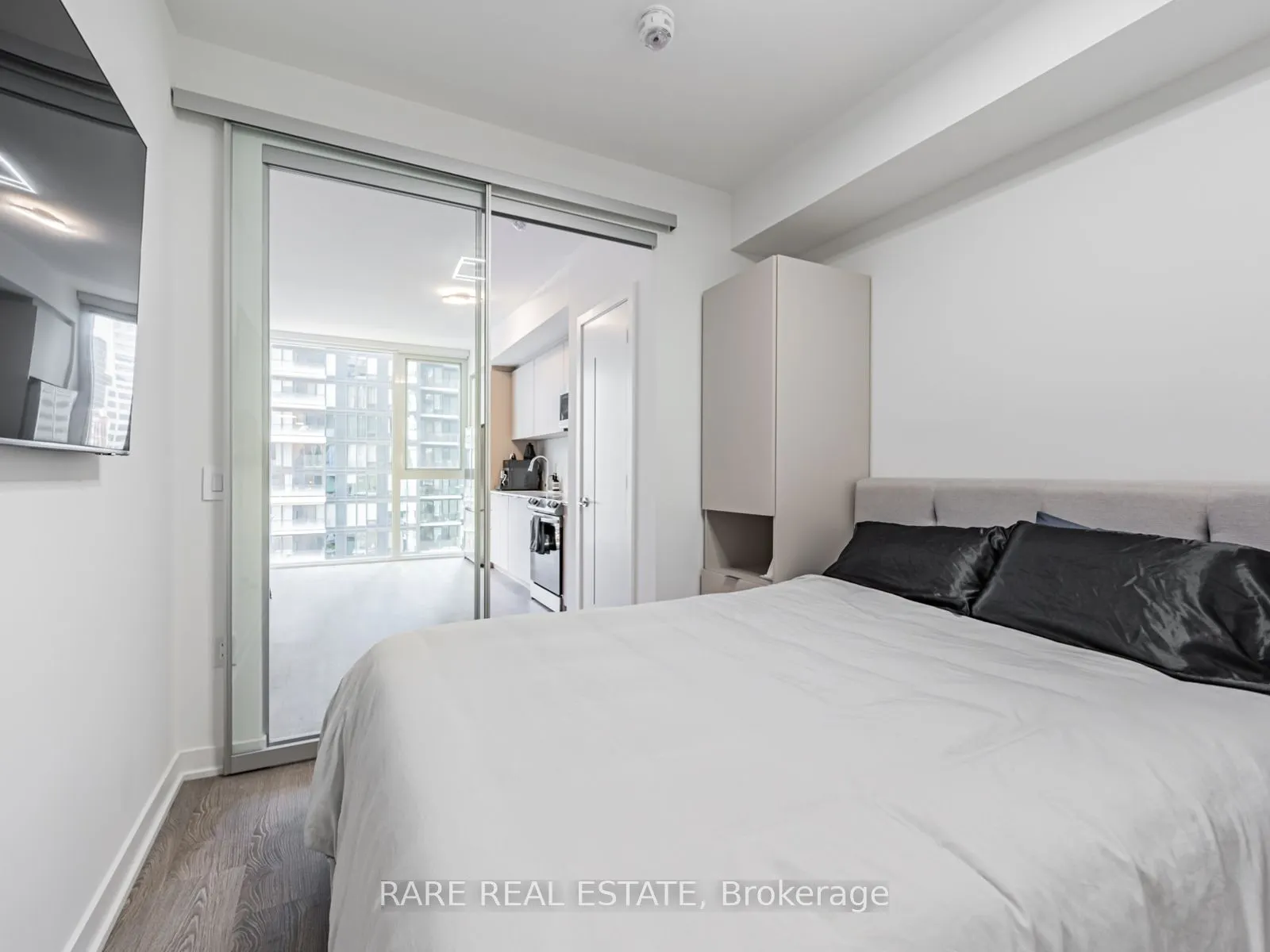357 King Street W, #1505