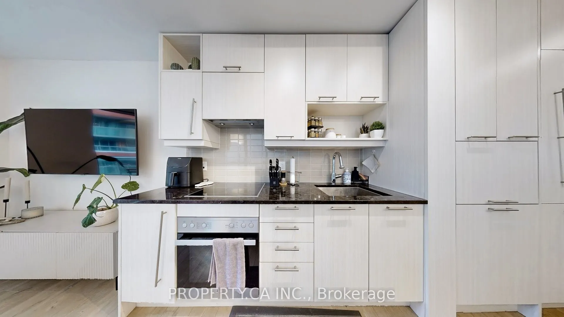 30 Nelson Street, #311