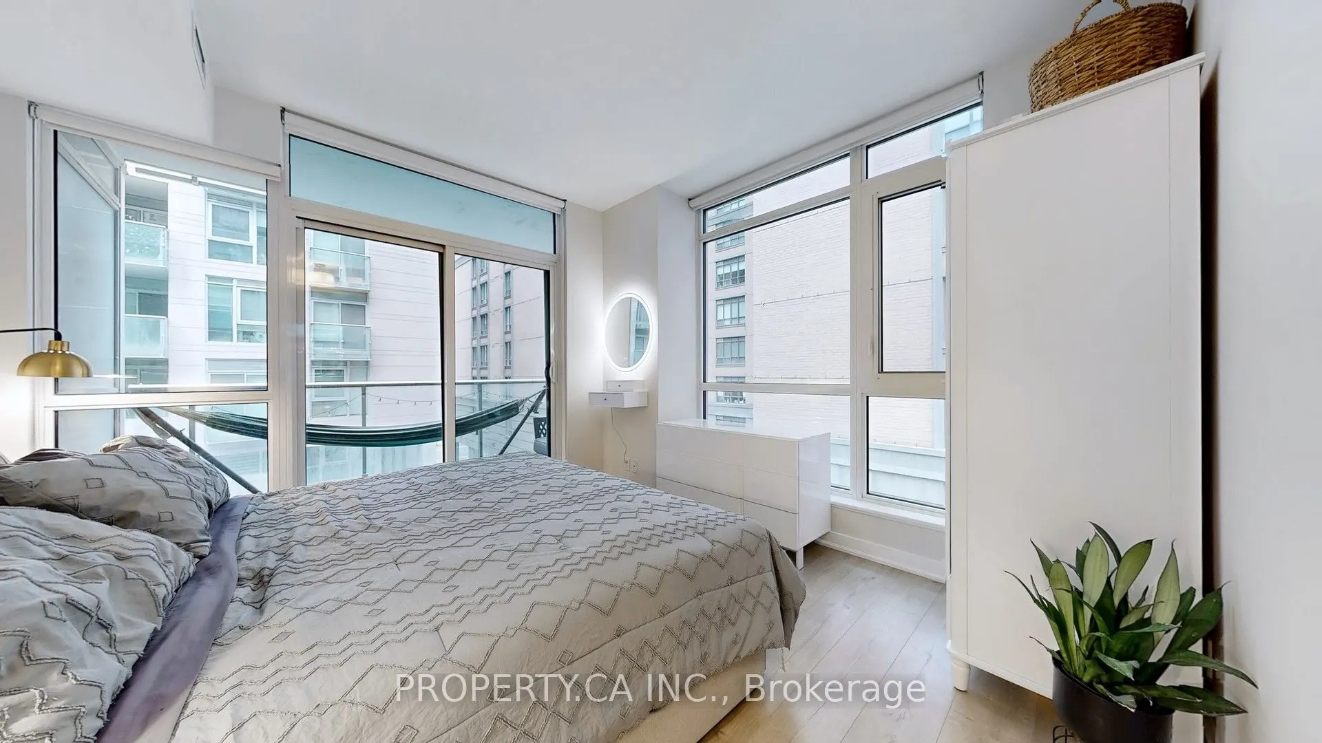 30 Nelson Street, #311