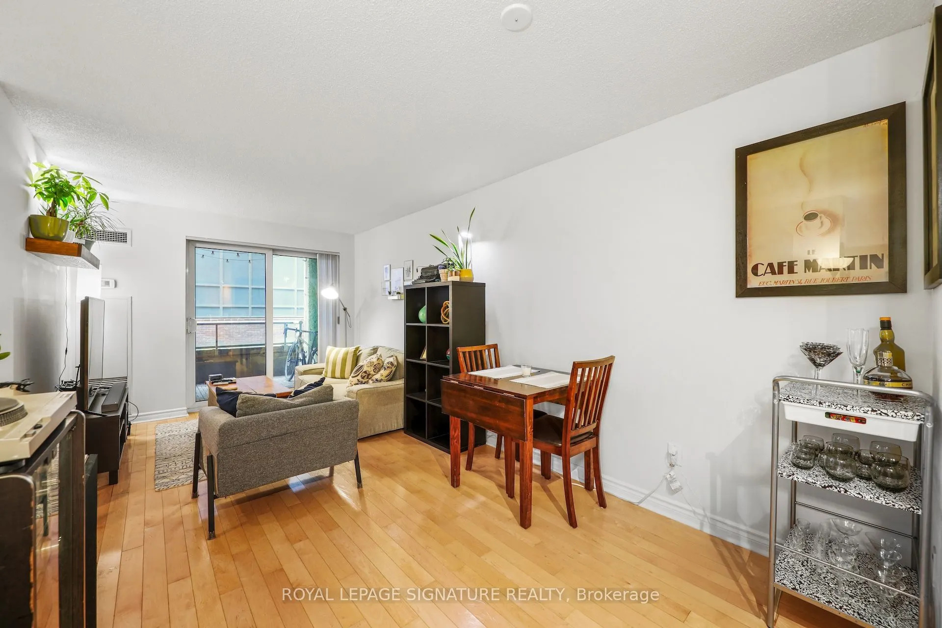 250 Wellington Street W, #343